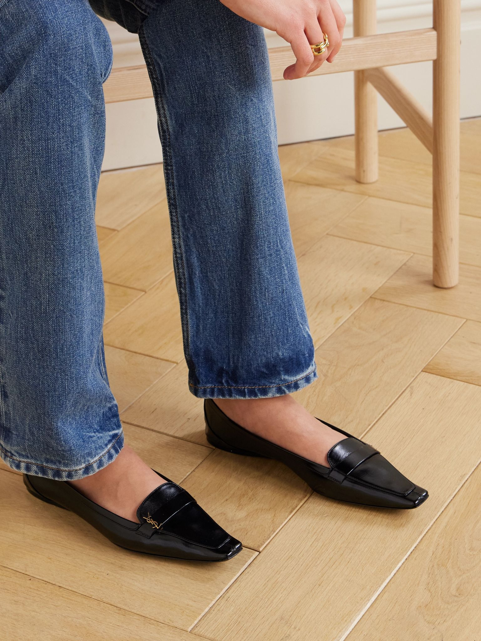 Poppy logo-embellished leather loafers Black - 2