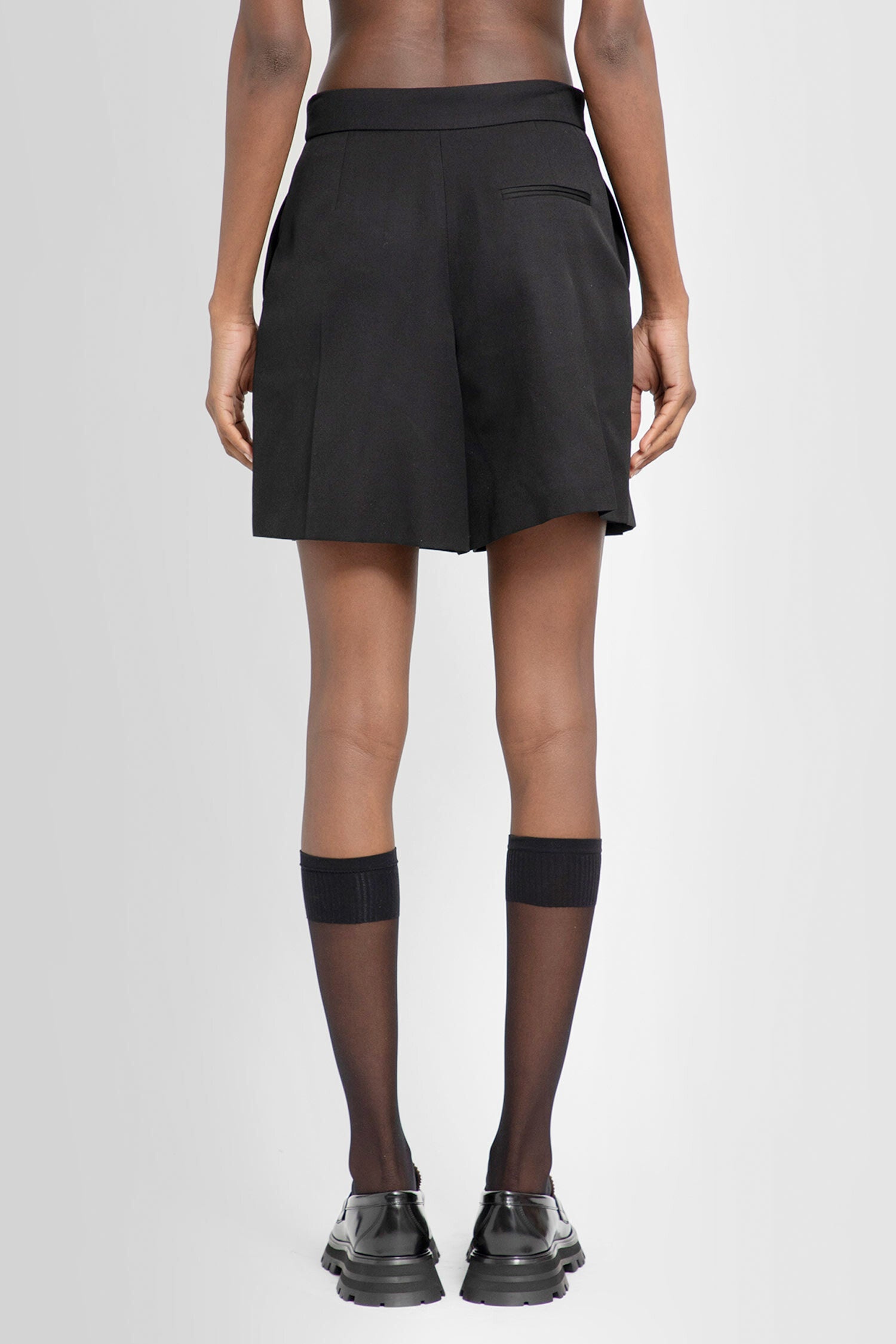 ショートパンツ Alexander Mcqueen Black Wool Shorts Alexander McQueen ALEXANDER MCQUEEN WOMAN BLACK SHORTS
