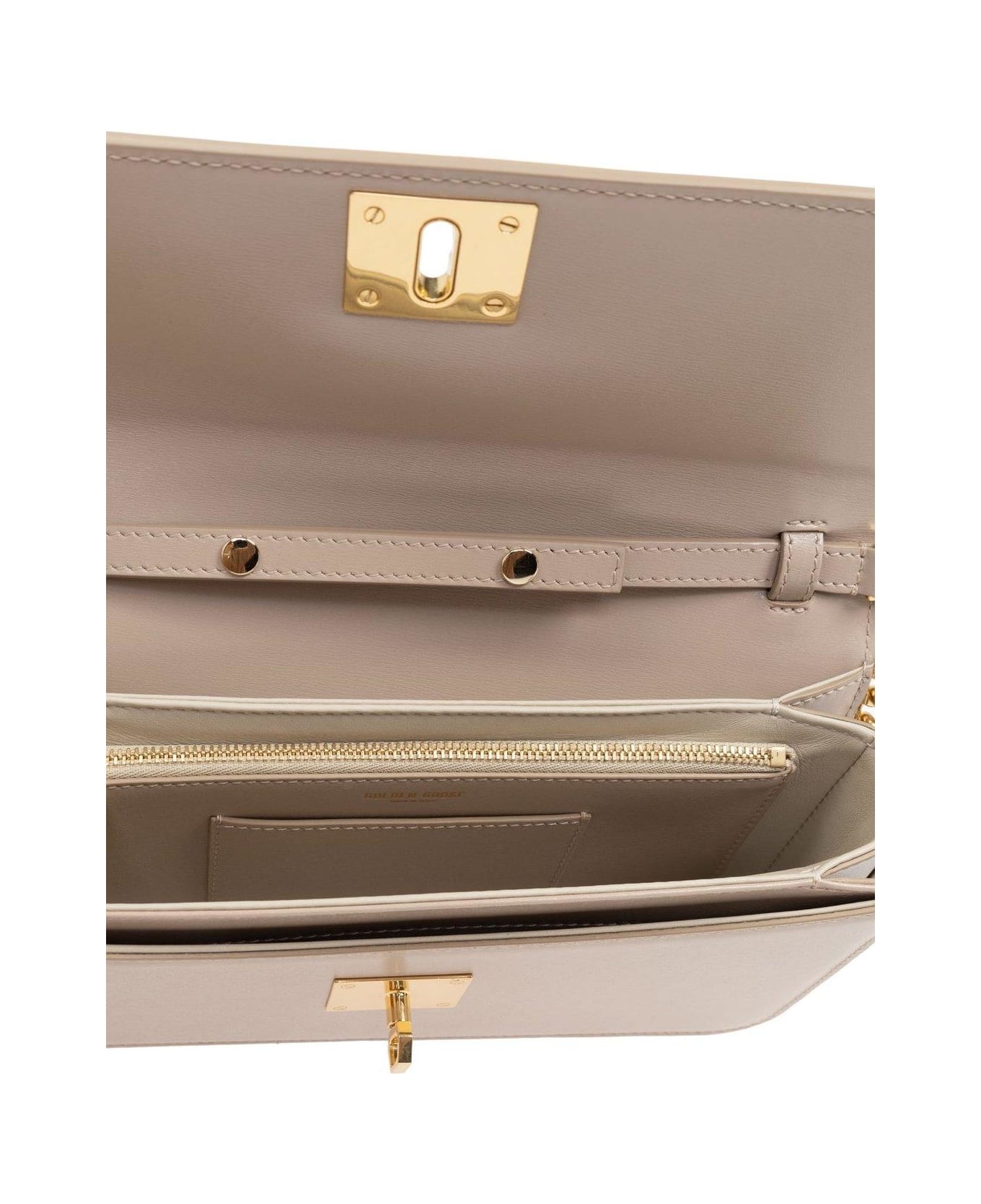Chain-linked Shoulder Bag - 4