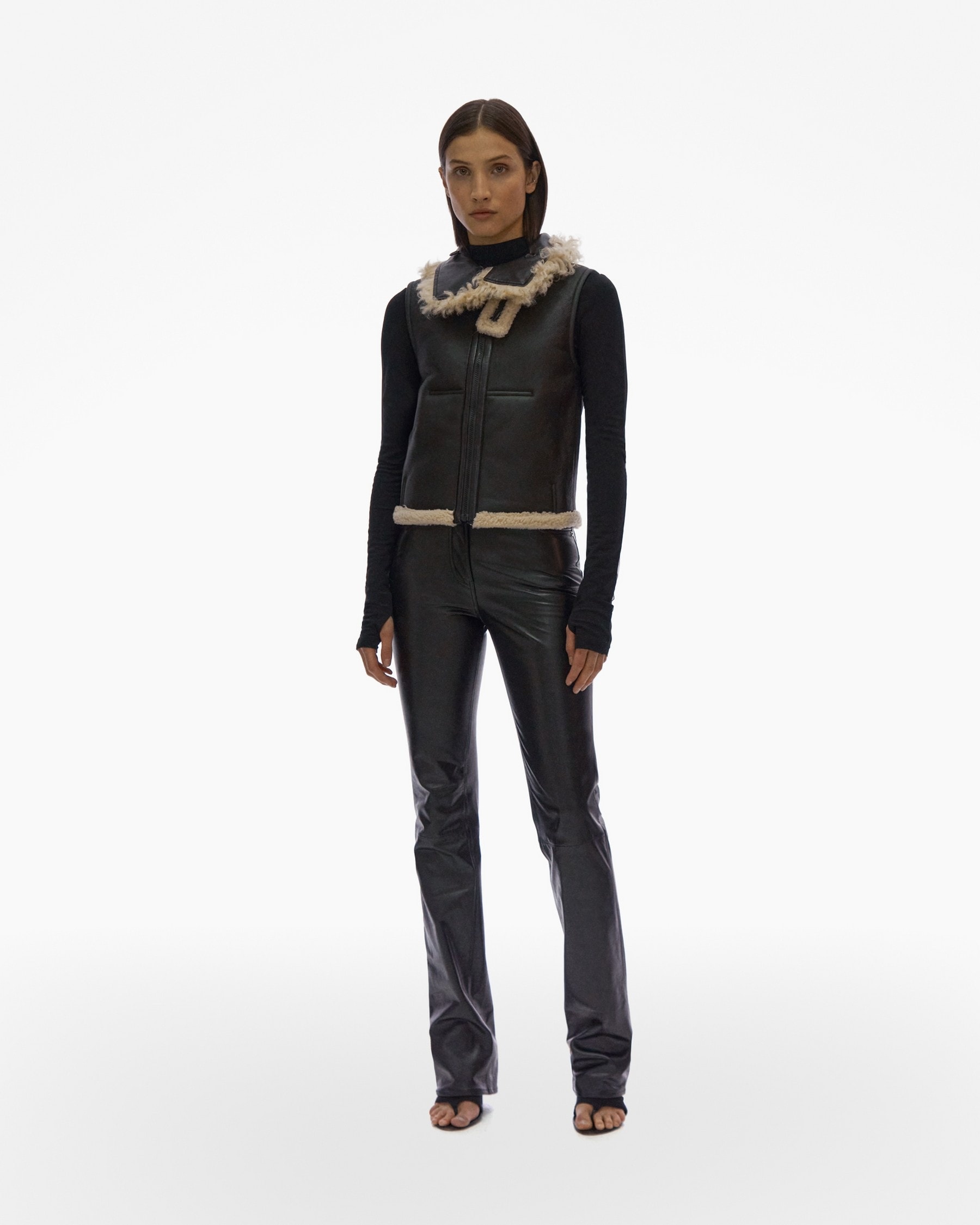 REVERSIBLE SHEARLING VEST - 8
