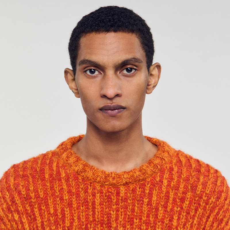 ROUND NECK LONG-SLEEVE SWEATER 4
