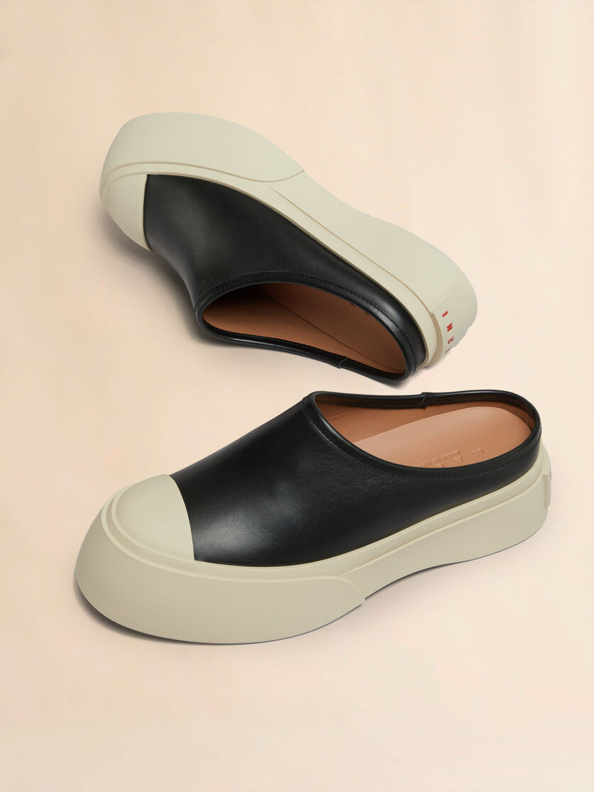 BLACK LEATHER PABLO SABOT - 5
