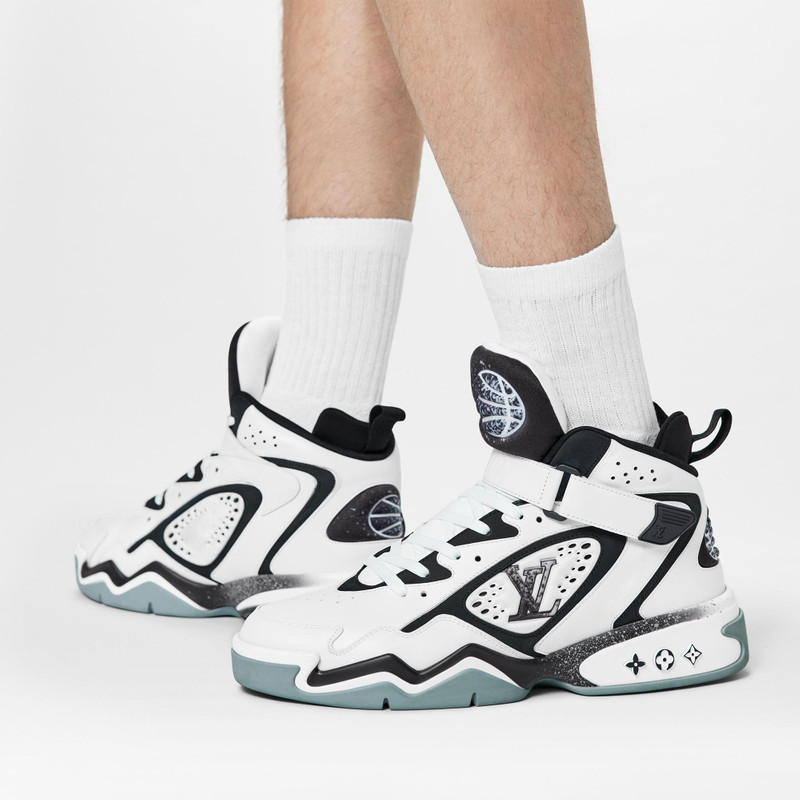 Louis Vuitton LV Trainer 2 Sneaker outlook
