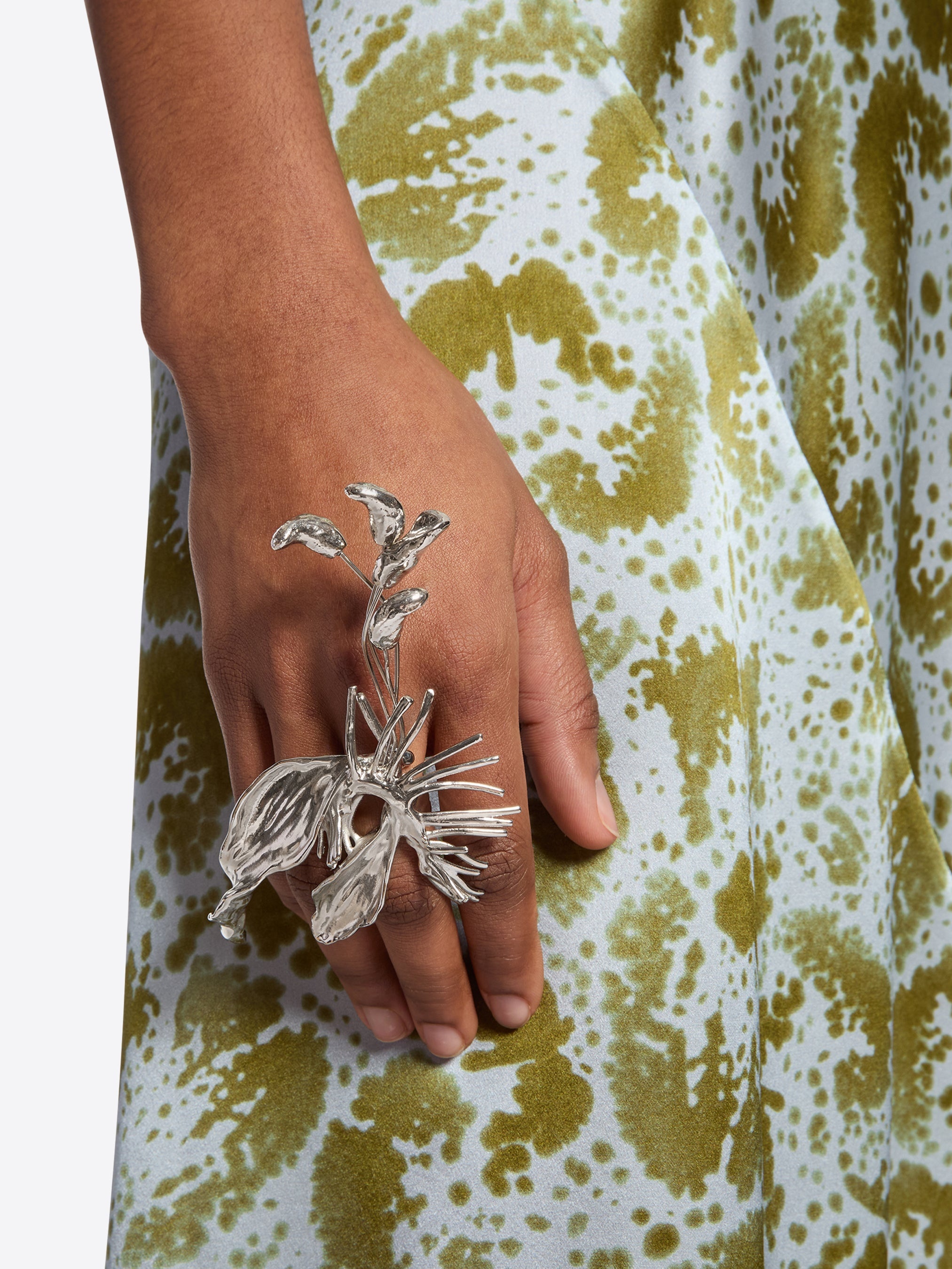 EXOTIC FLOWER RING - 4