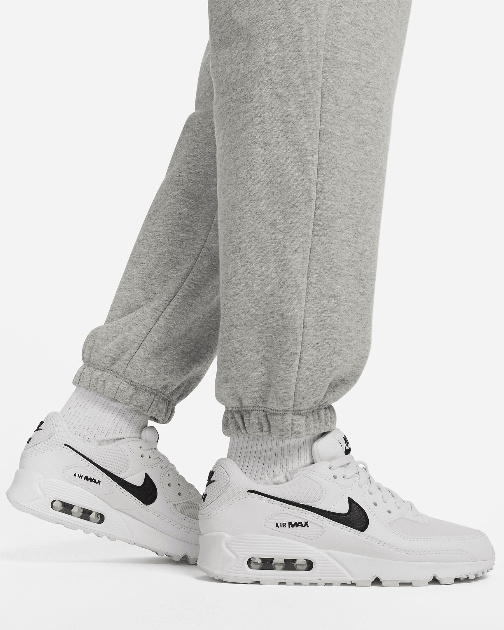 Nike Sportswear Club Fleece Women's Mid-Rise Oversized Cargo Sweatpants - 8