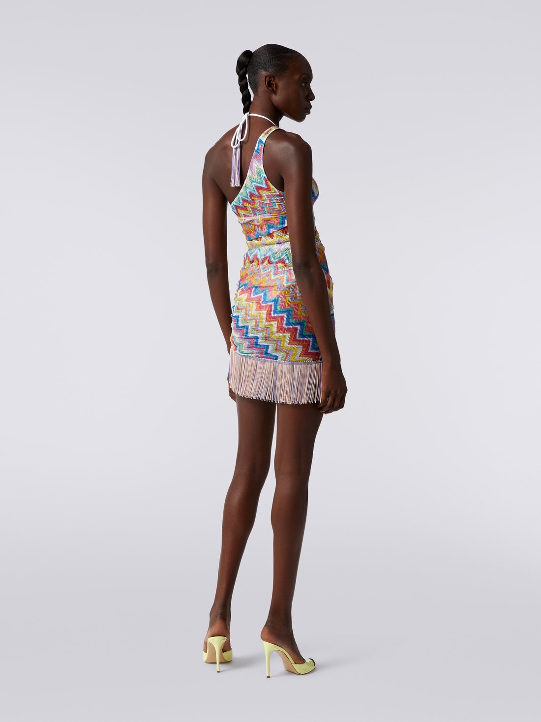 Short one-shoulder cover-up with fringes and side gathers - 4