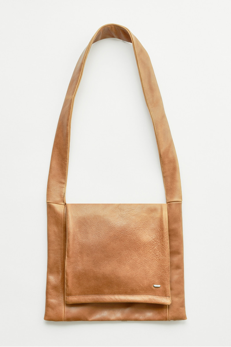 Slim Bag Burnt Sugar Leather 1