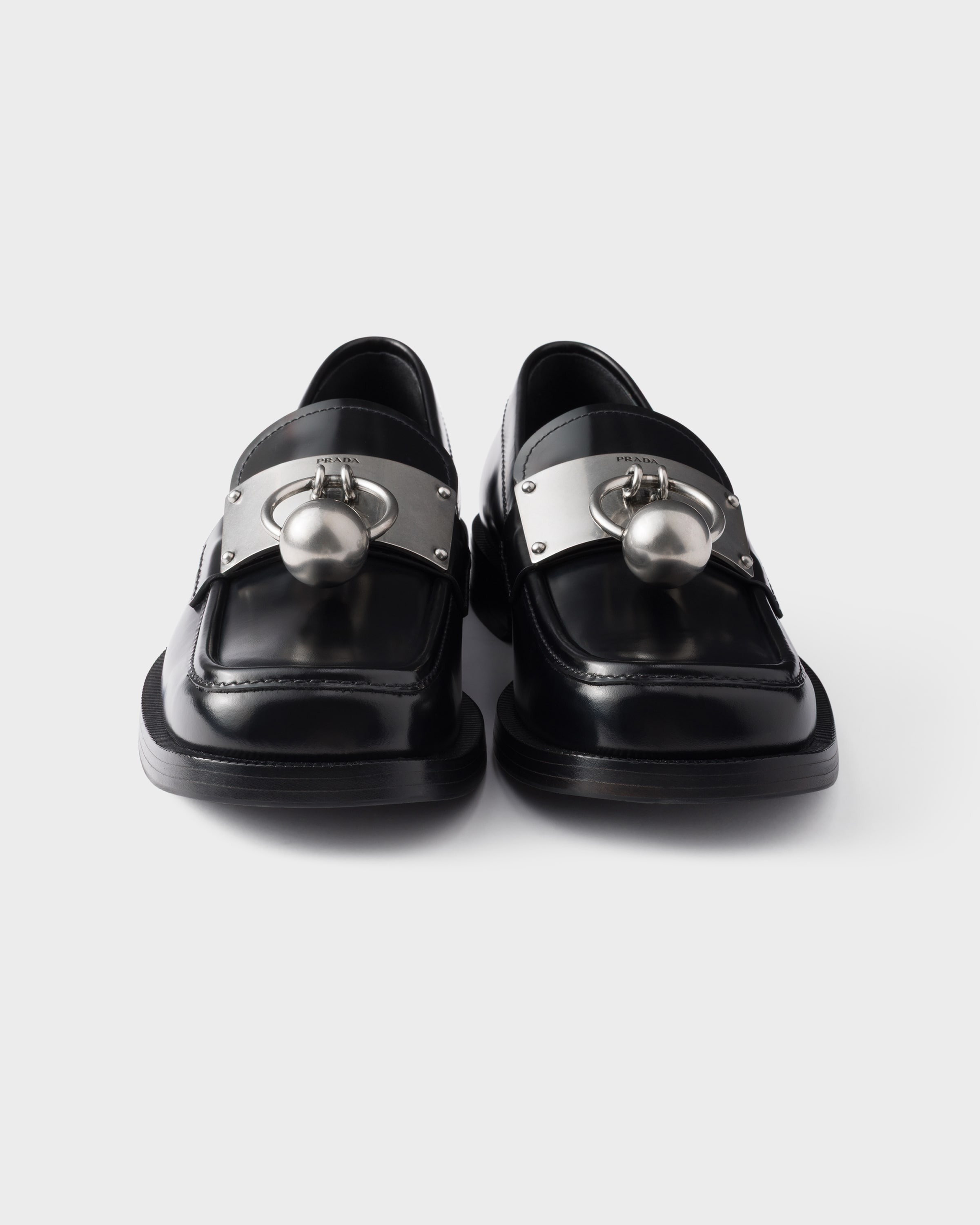 Brushed leather loafers with metal ring - 7