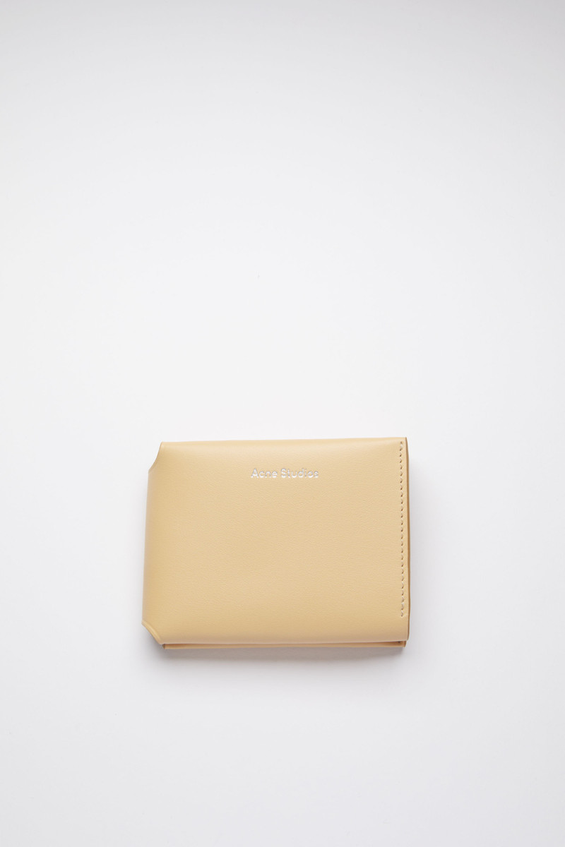 Leather trifold wallet - Dune beige 1