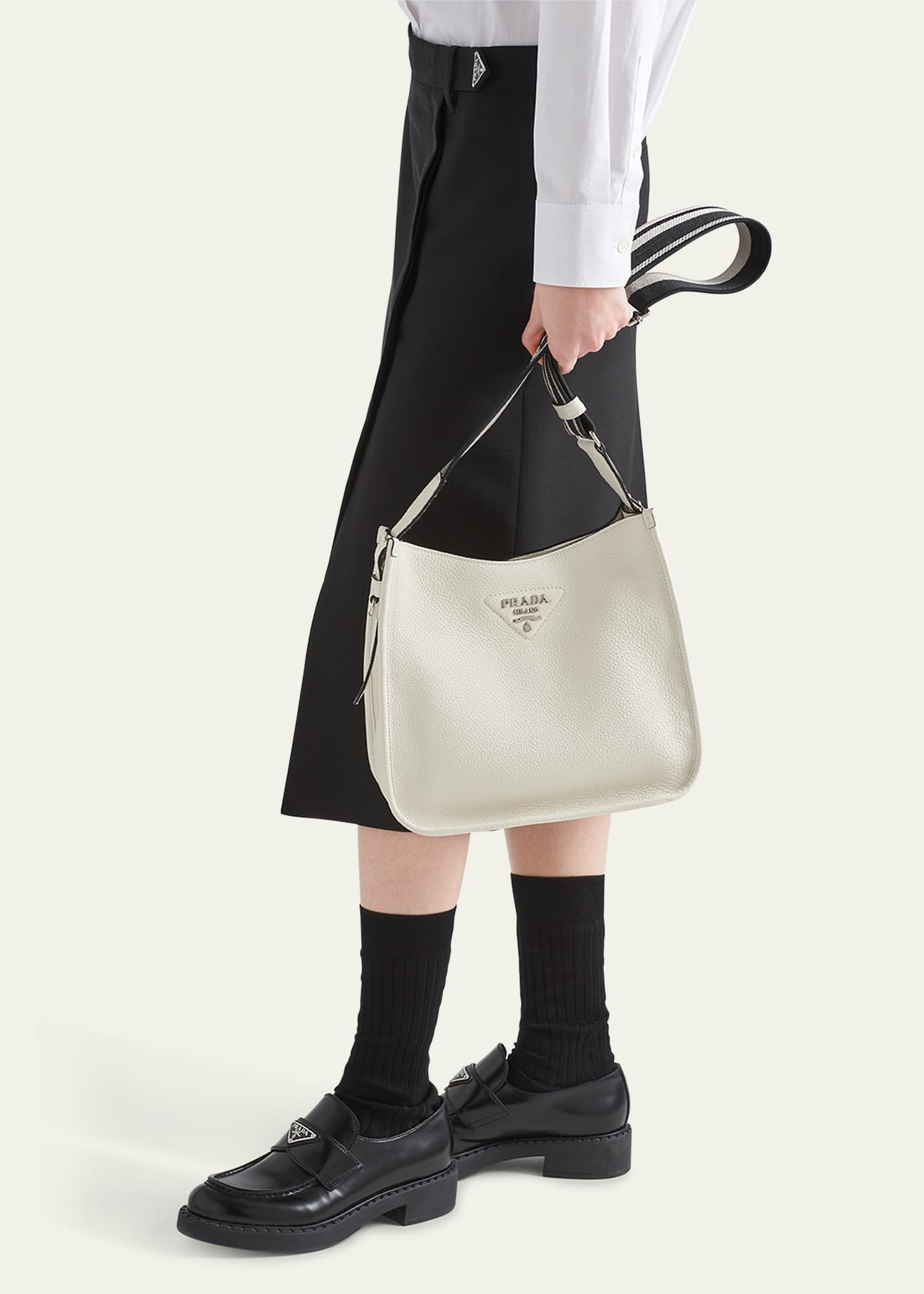 Daino Leather Shoulder Bag - 2