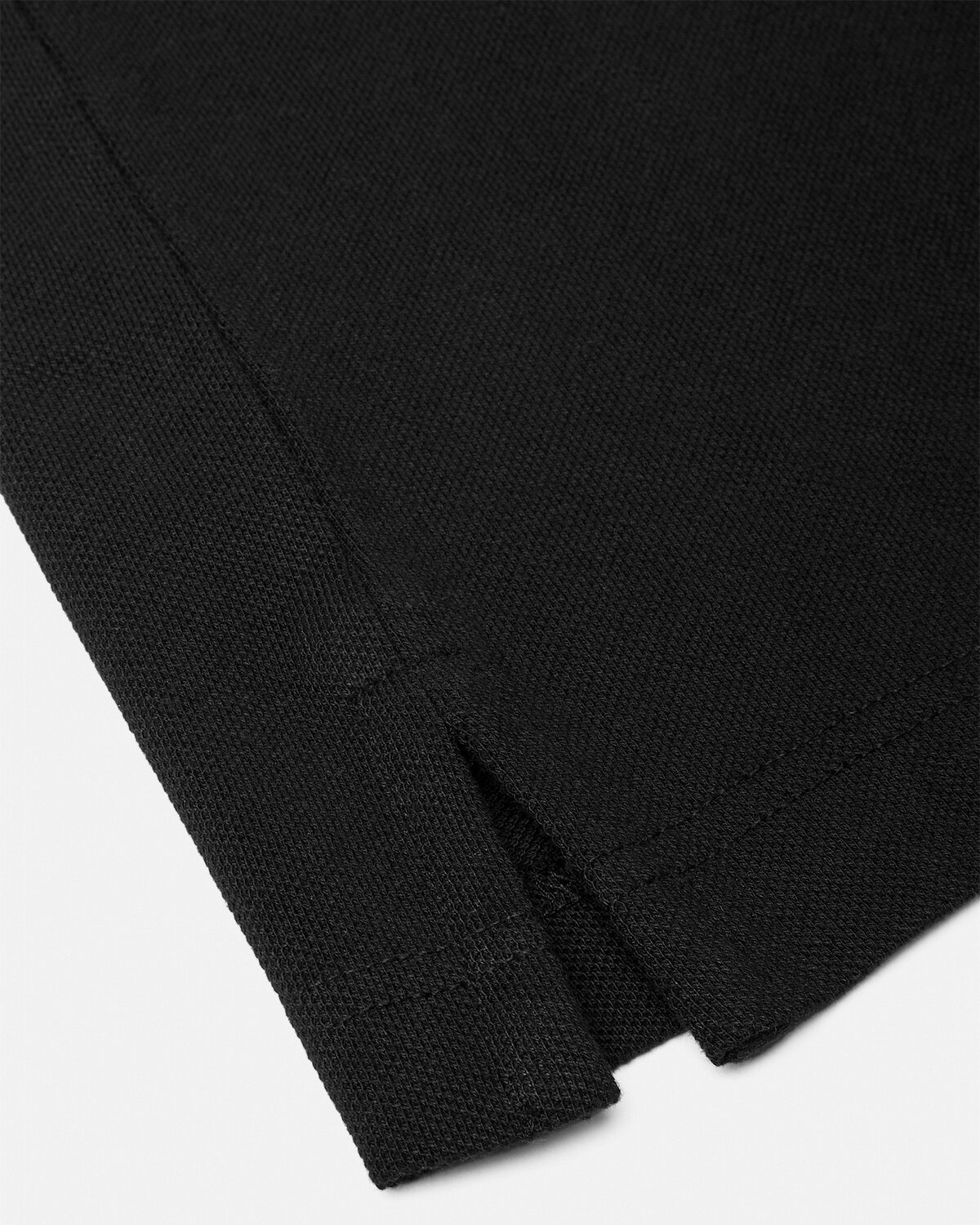 V-Emblem Zip Polo Shirt - 4