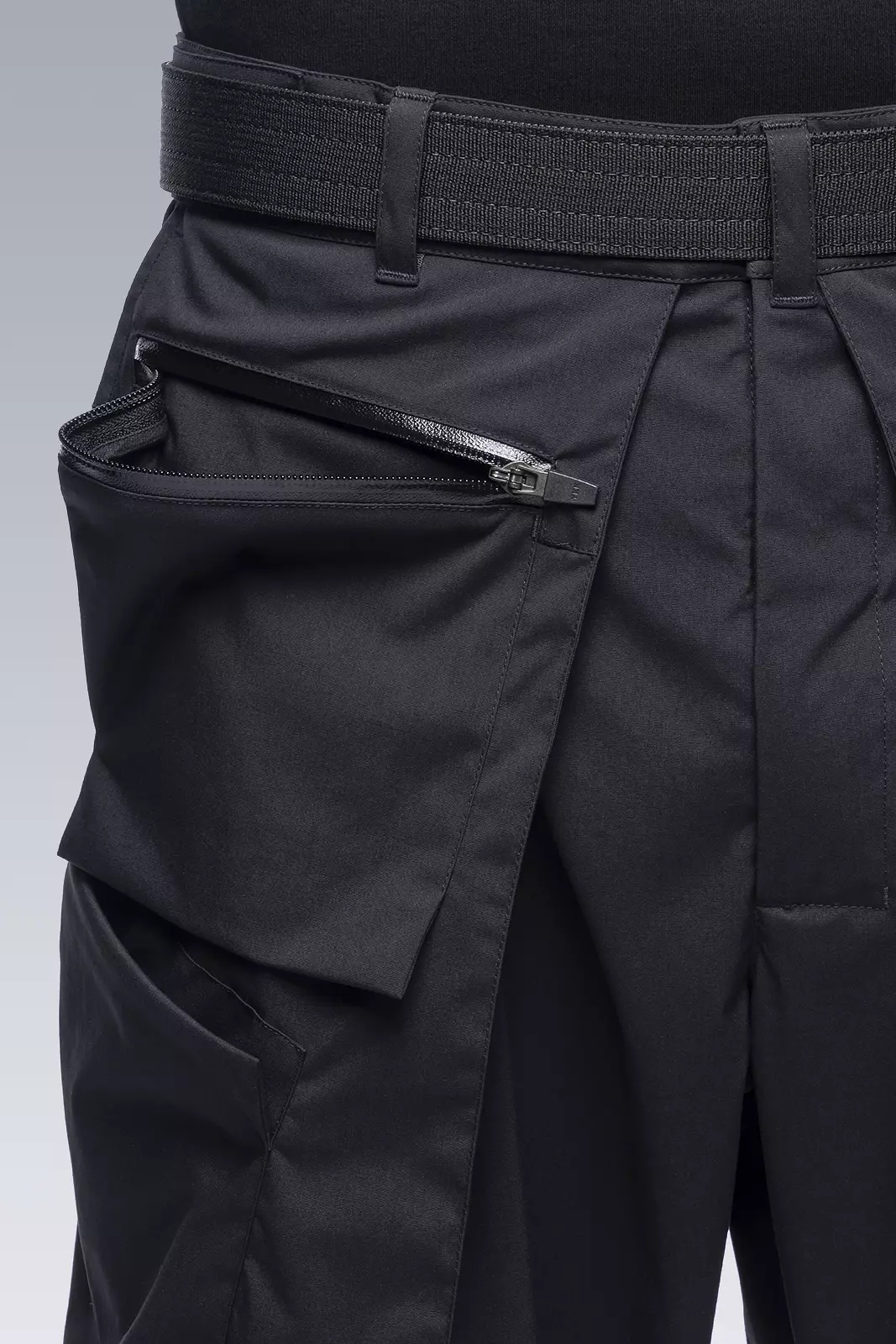 P45A-E Encapsulated Nylon Single Pleat Cargo Trouser - 18