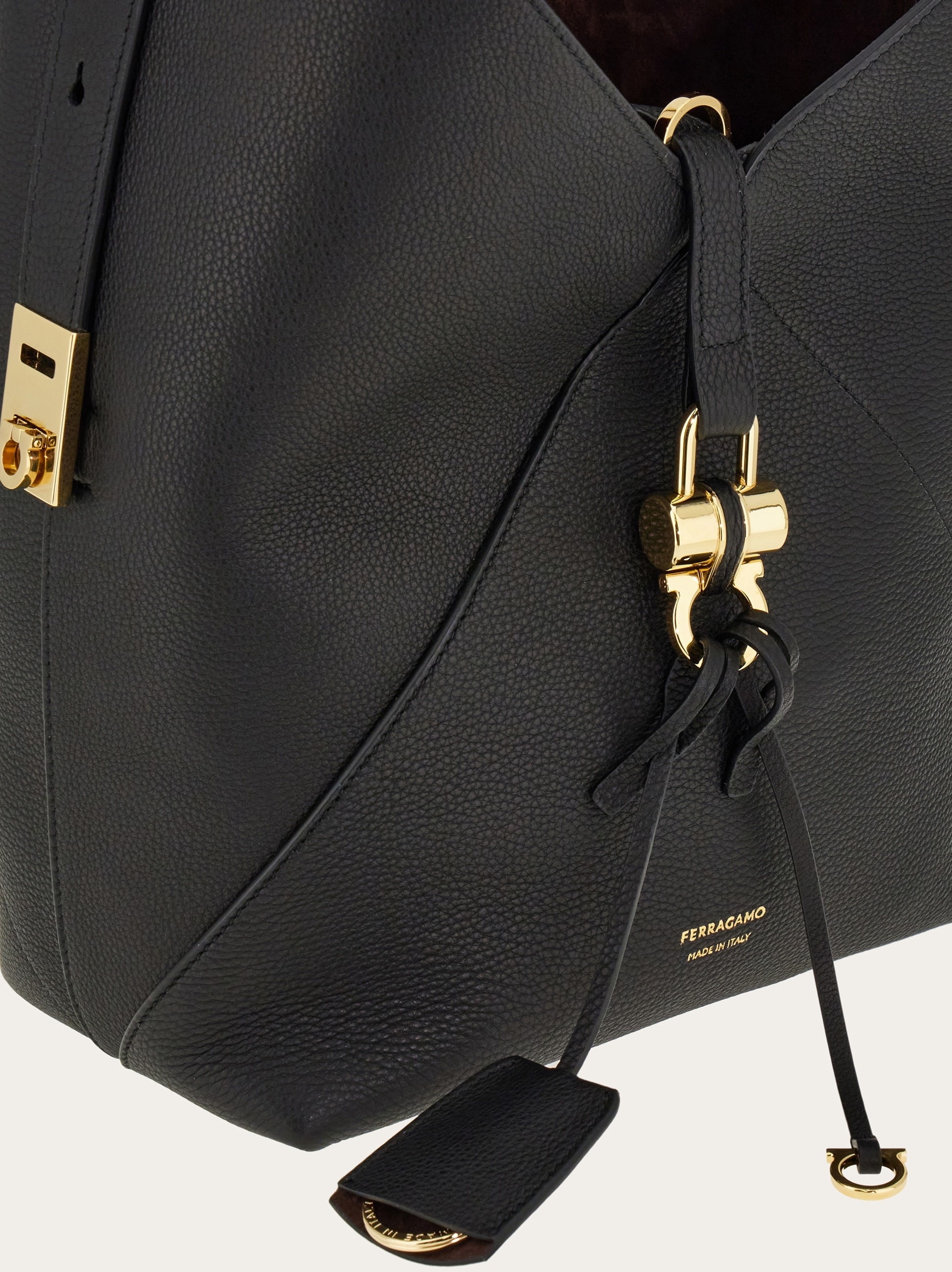 V-shaped hobo bag (M) - 7