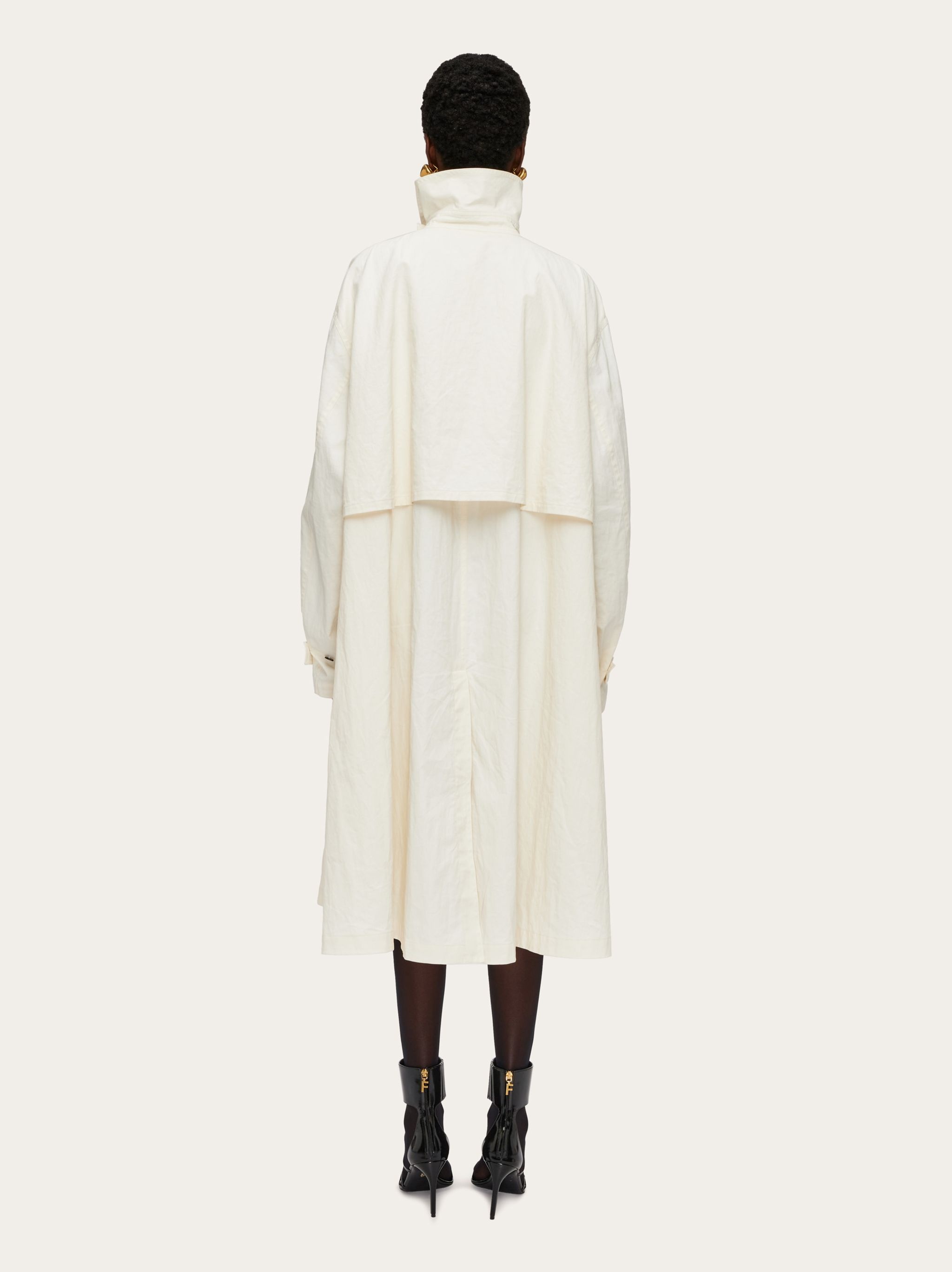 Asymmetric voluminous trench - 3