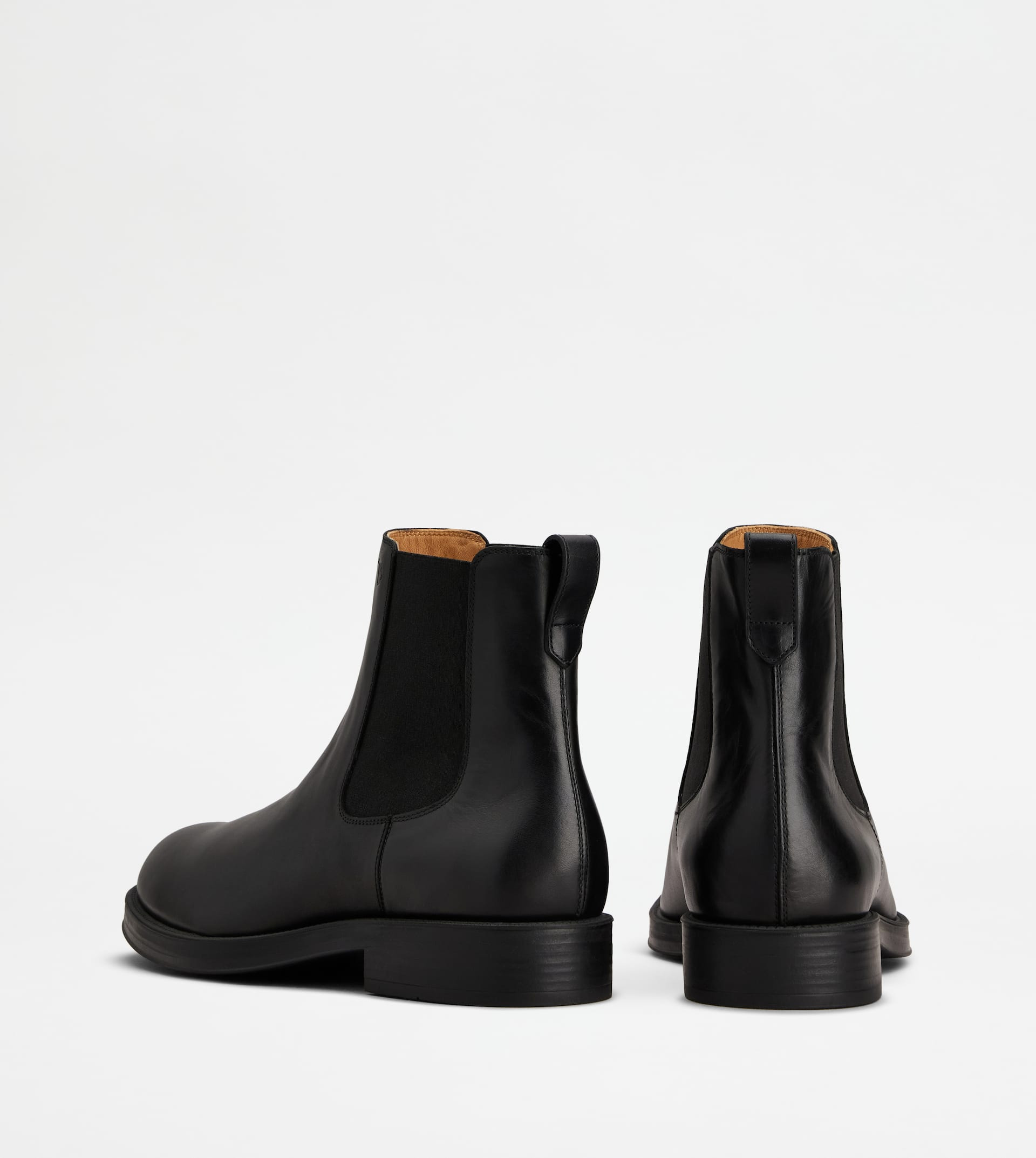 CHELSEA ANKLE BOOTS IN LEATHER - BLACK - 3
