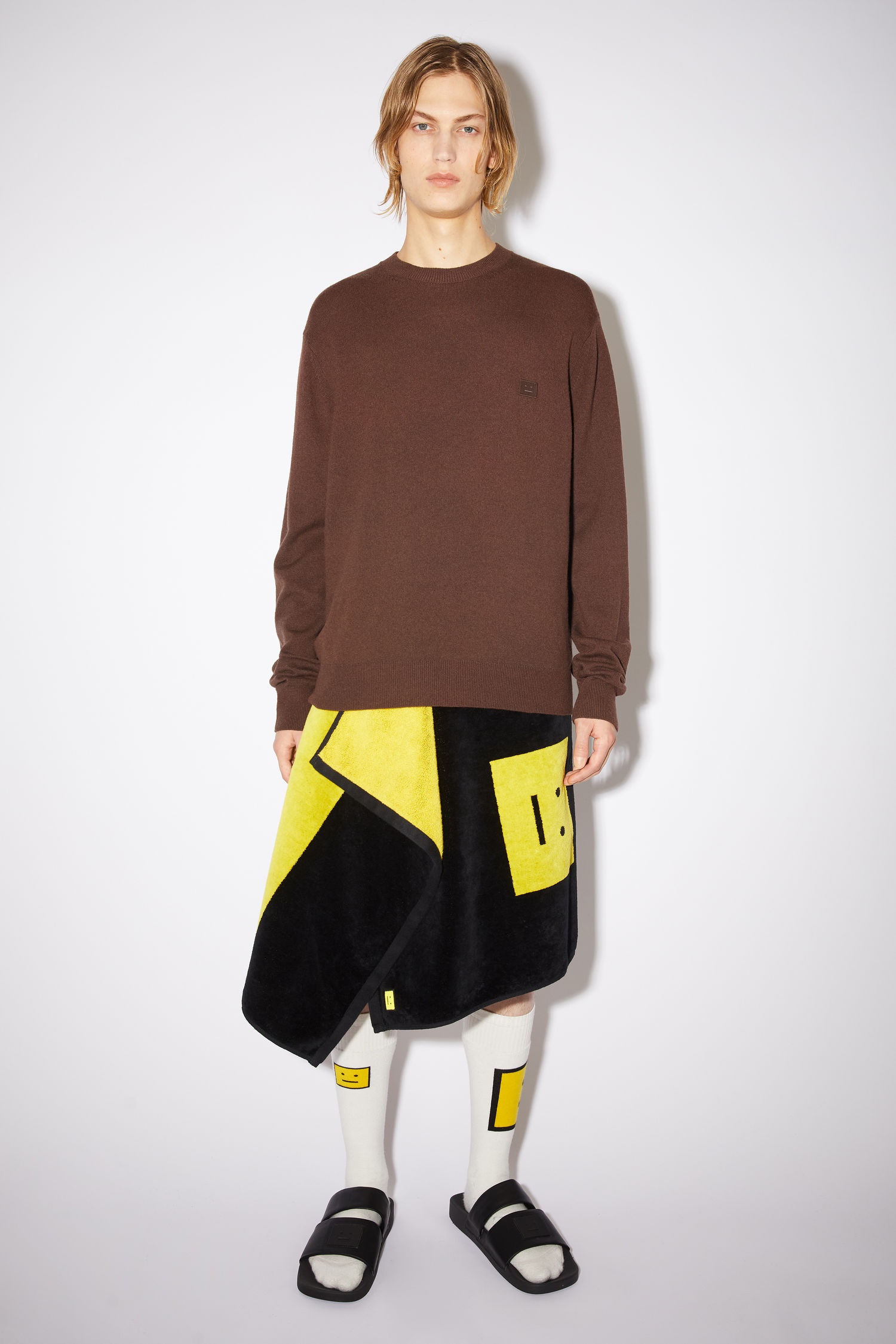 Crew neck sweater - Dark brown - 2