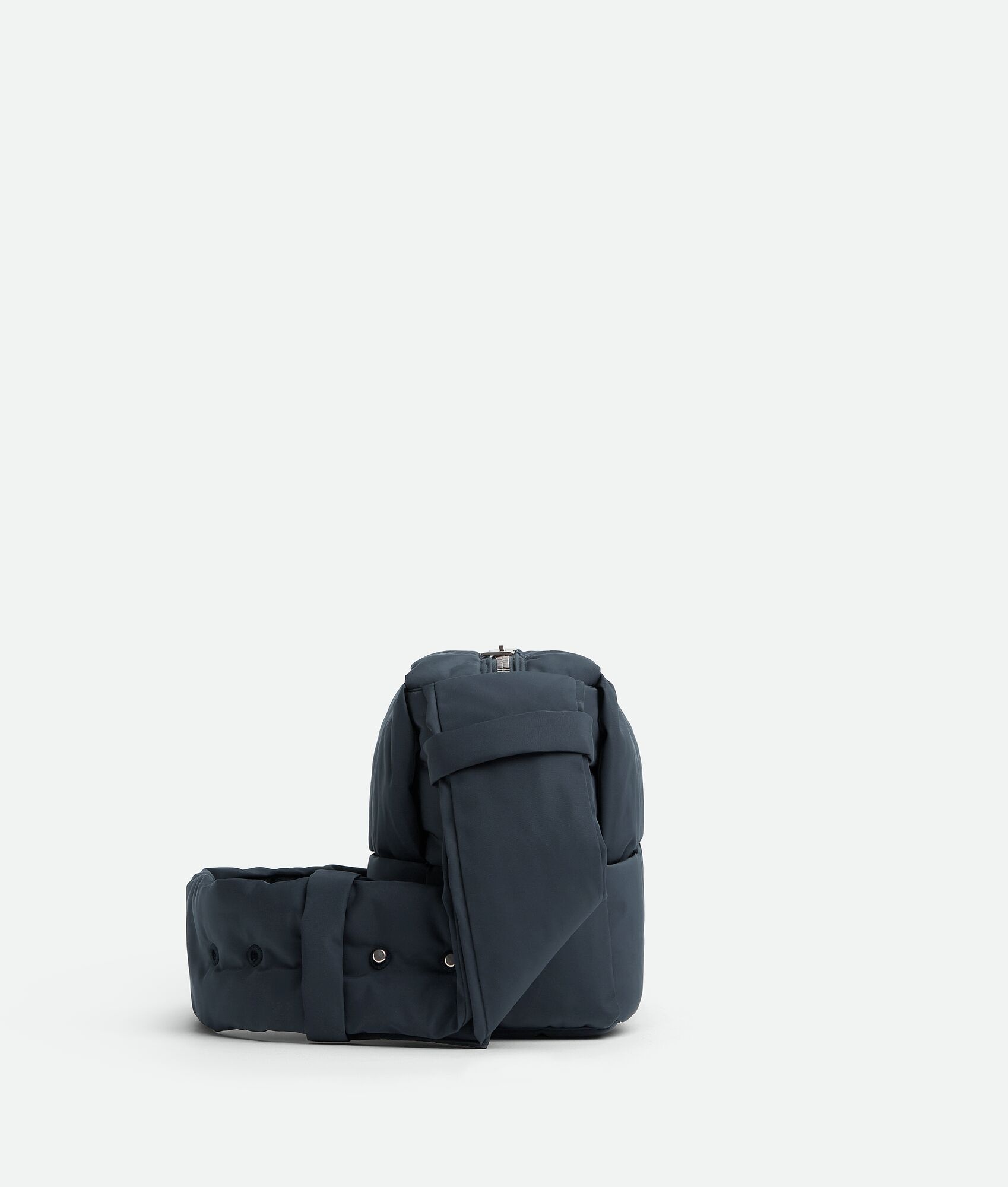 Medium Arco Padded Camera Bag 4