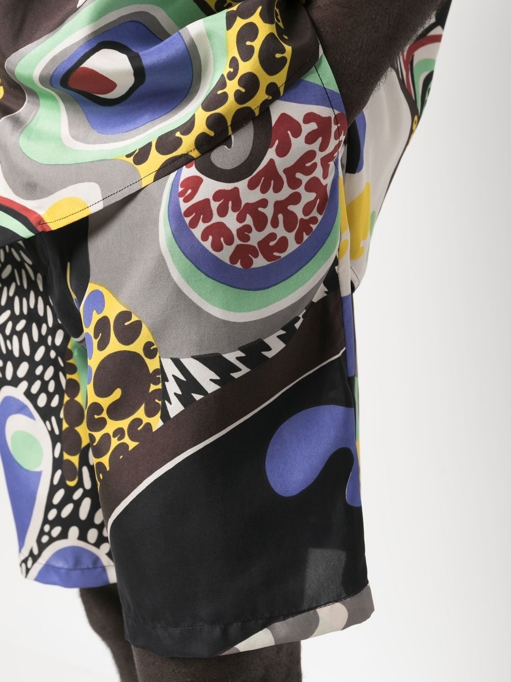 GRAPHIC PRINT SHORTS - 5