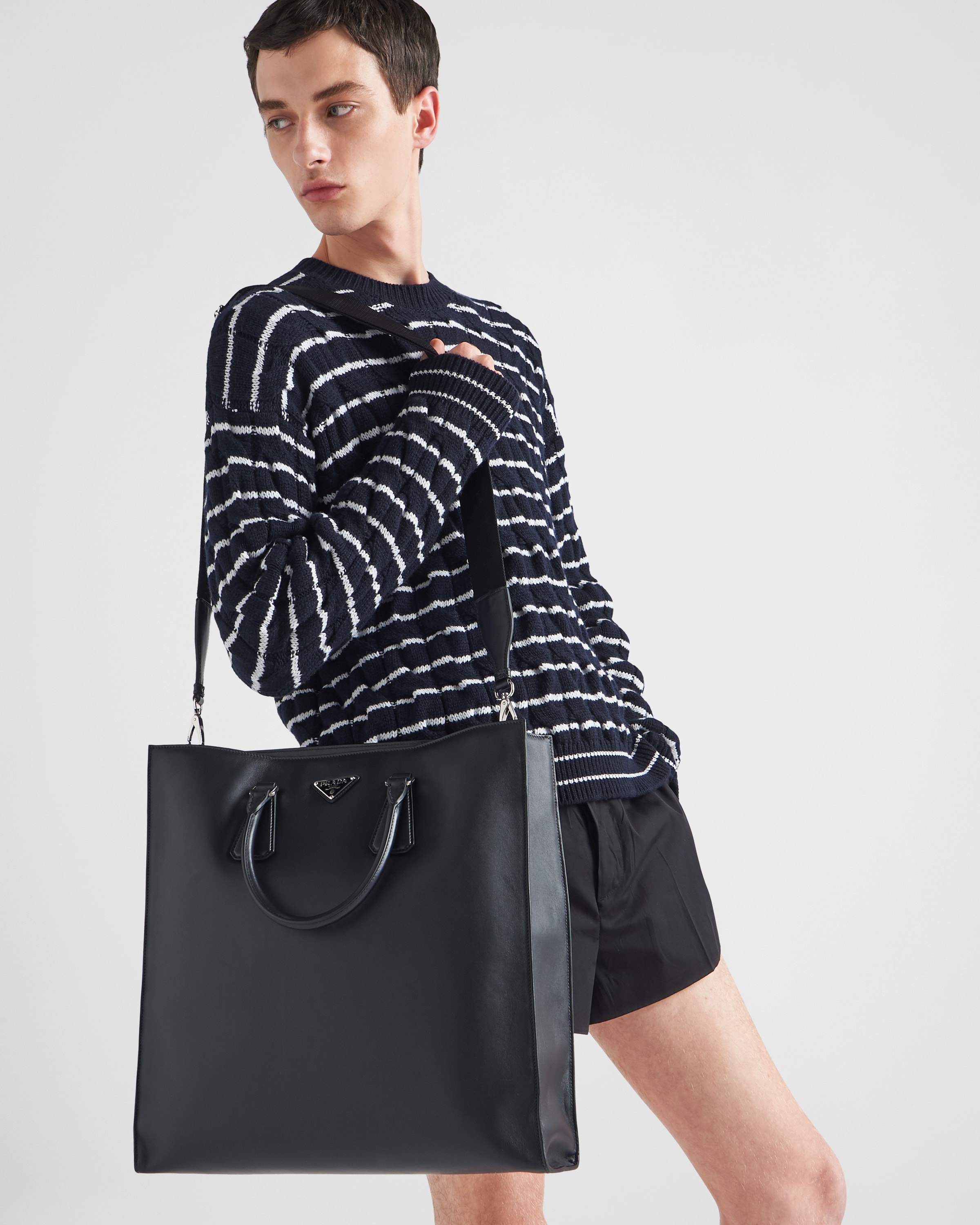 Leather tote bag with shoulder strap - 8