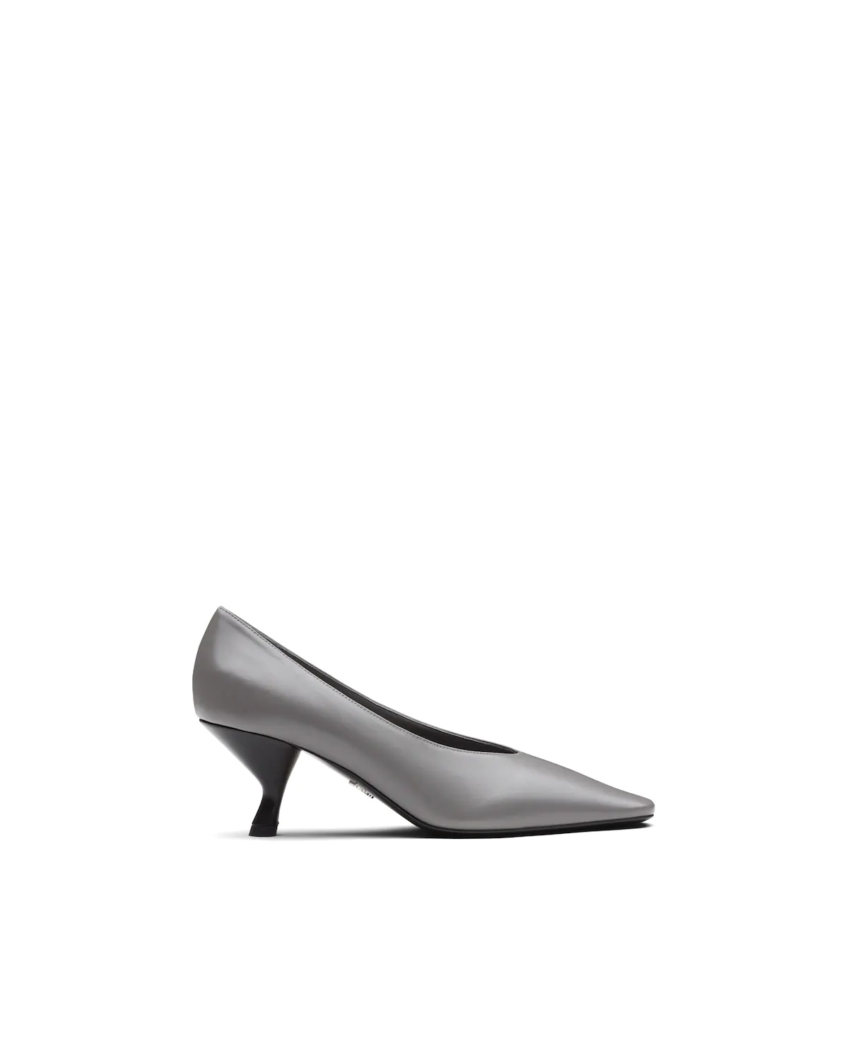 Pointy toe nappa leather pump with medium heel - 2