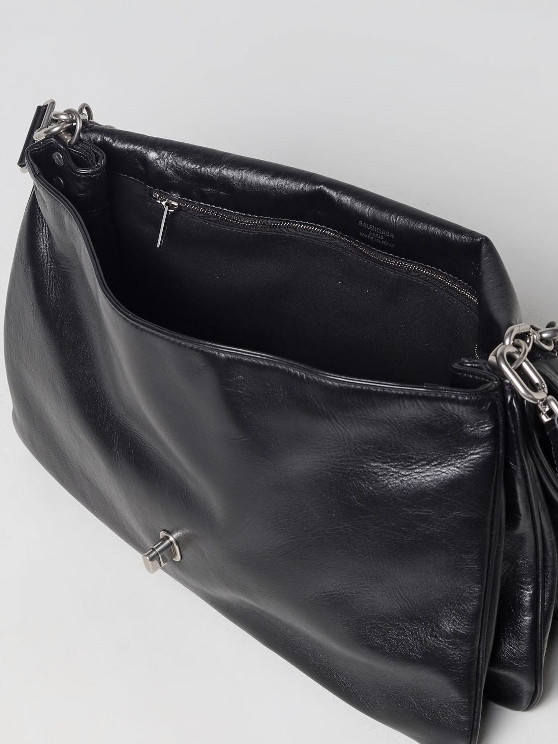 BALENCIAGA: bag in tumbled leather - Black  Balenciaga shoulder bag  7485962AAI4 online at