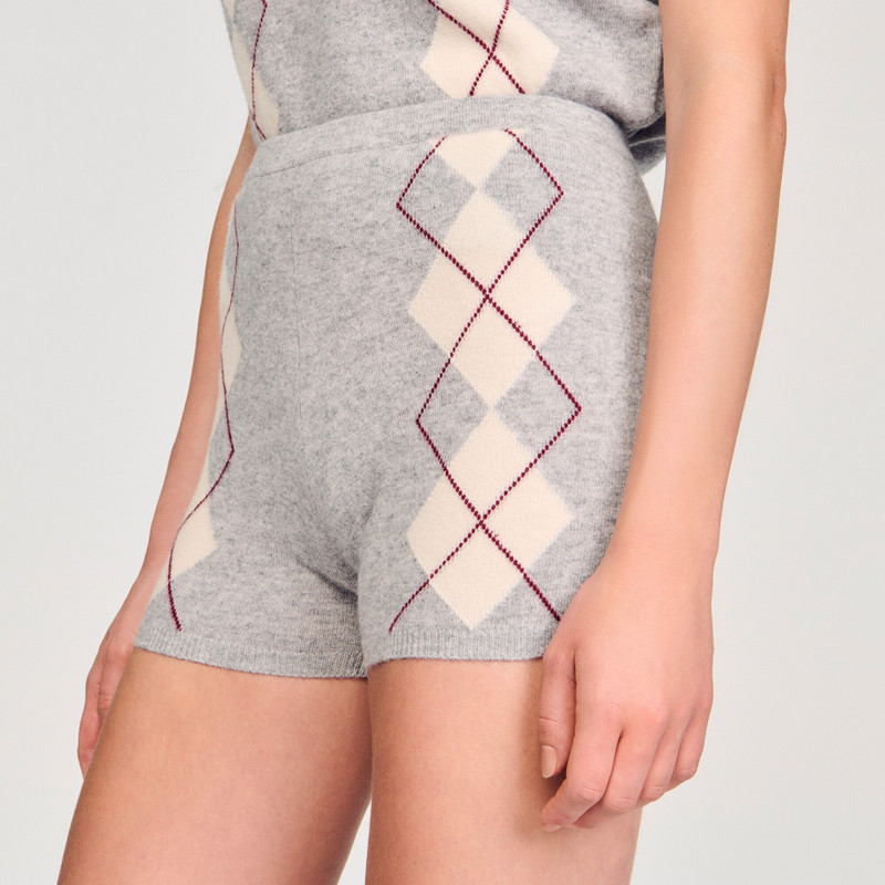 DIAMOND-PATTERN KNIT SHORTS 4
