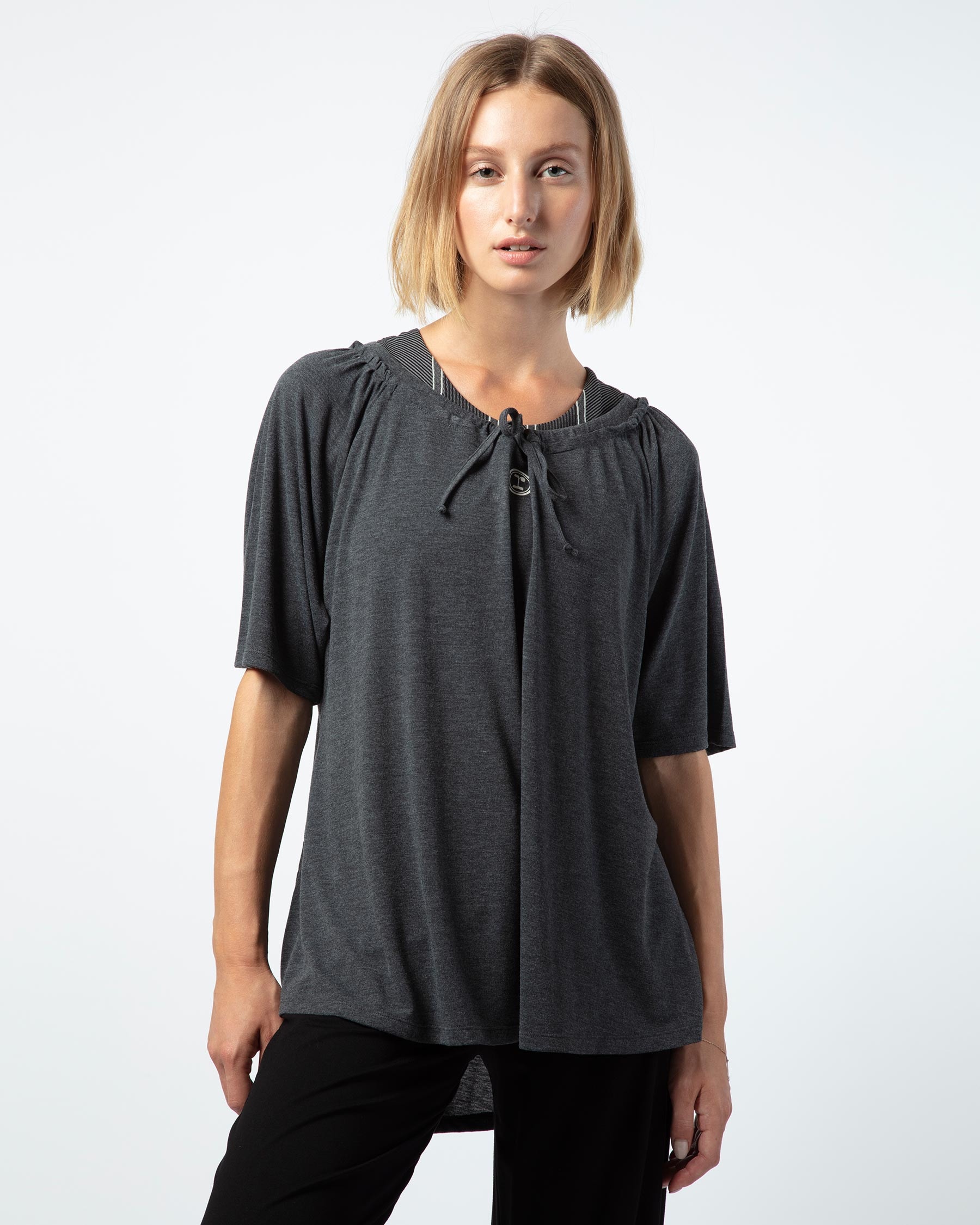 Oversize neckline to tighten t-shirt - 1