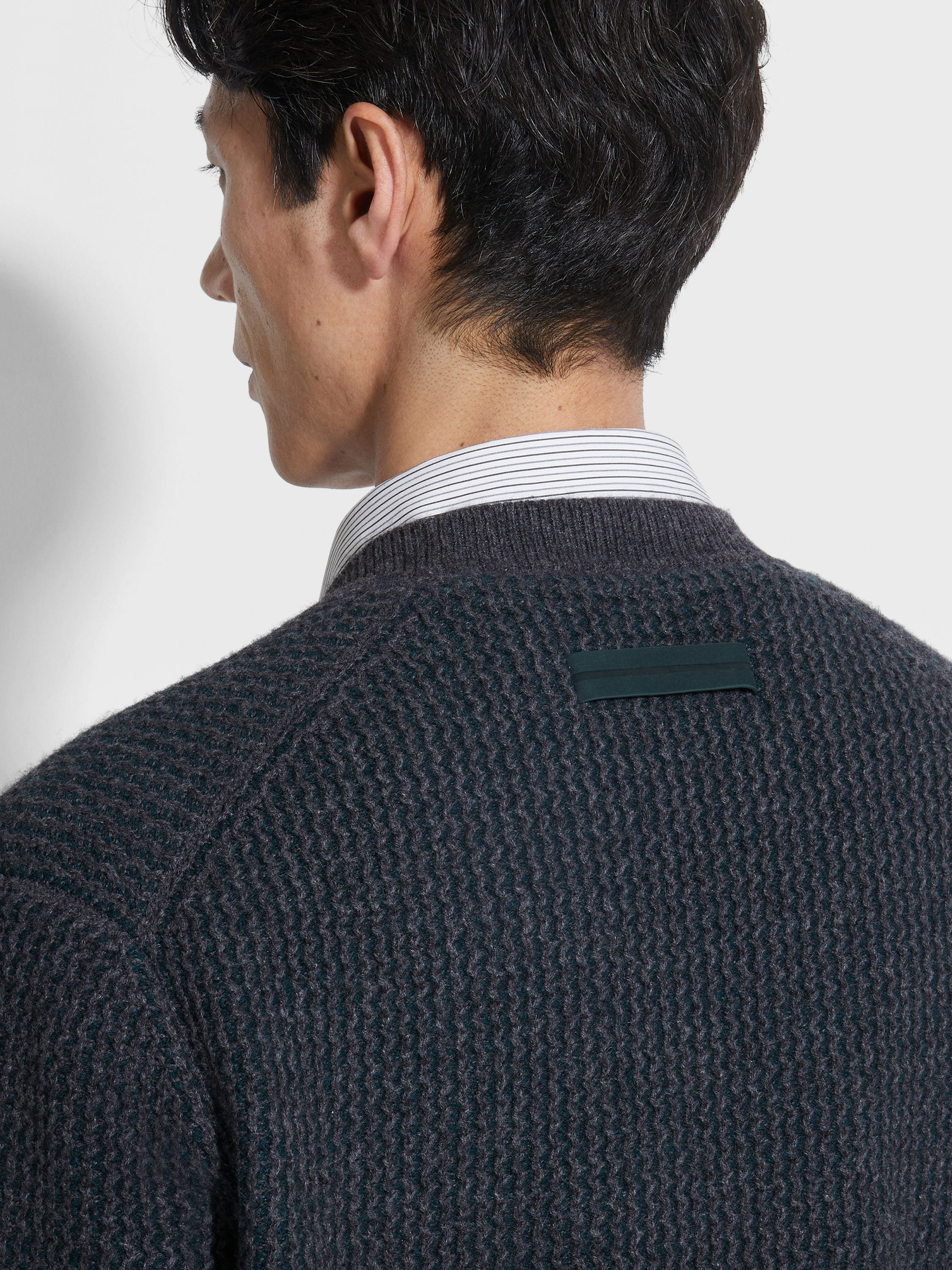 GREY AND DARK GREEN OASI CASHMERE V-NECK - 2