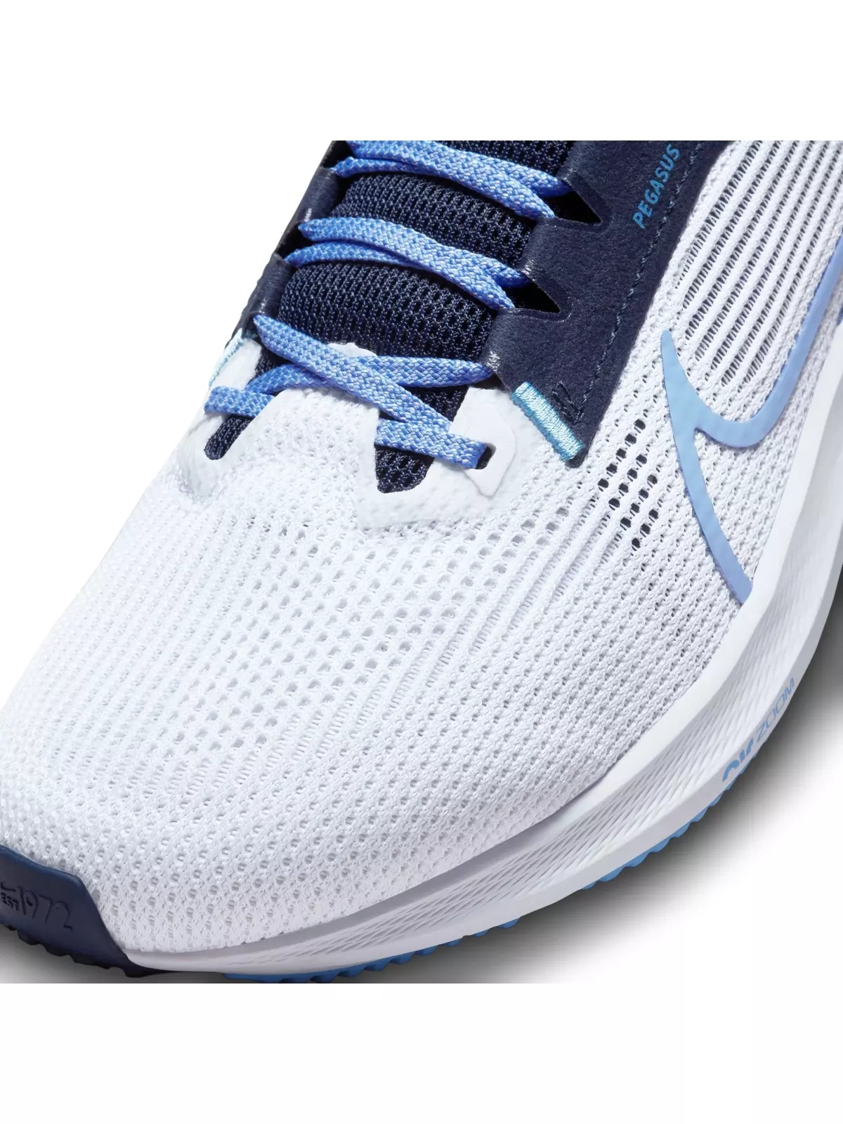 Pegasus 40 "UNC" Men's Running Shoe - 5