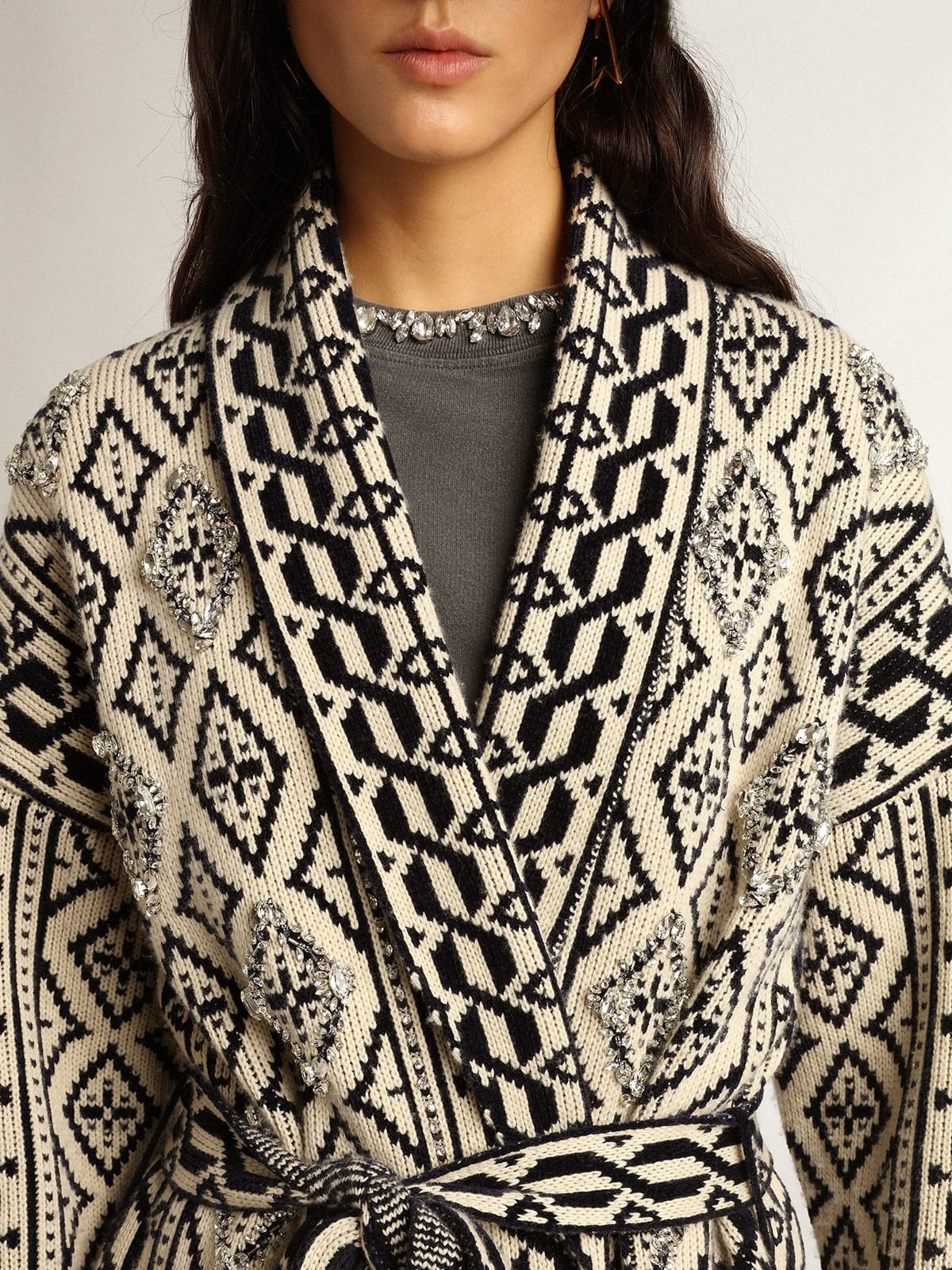 Cardigan in papyrus-colored wool with jacquard motif and crystals - 5