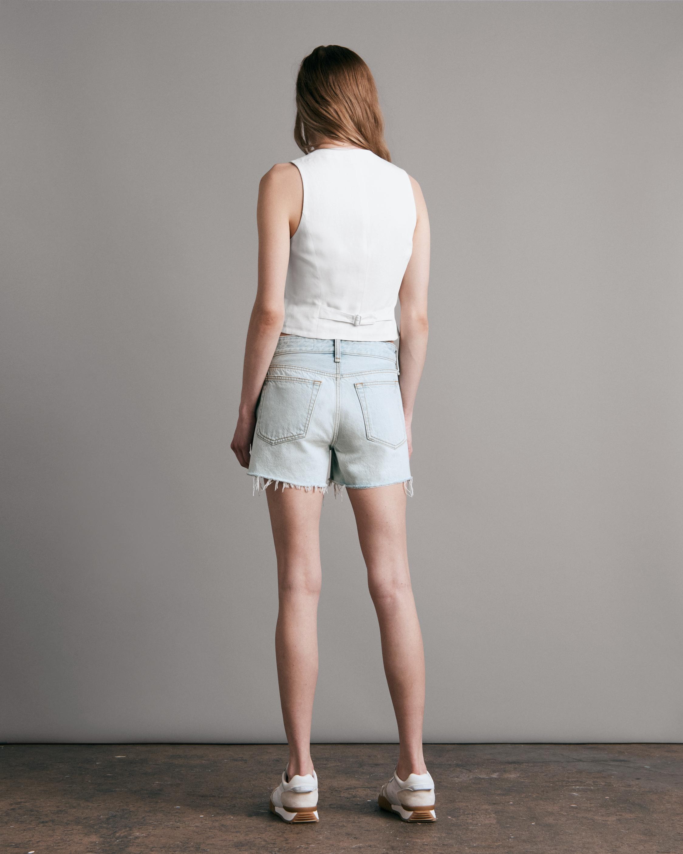 Dre Low-Rise 3.5" Short - Jade
Relaxed Fit Light Indigo Jean Short - 4