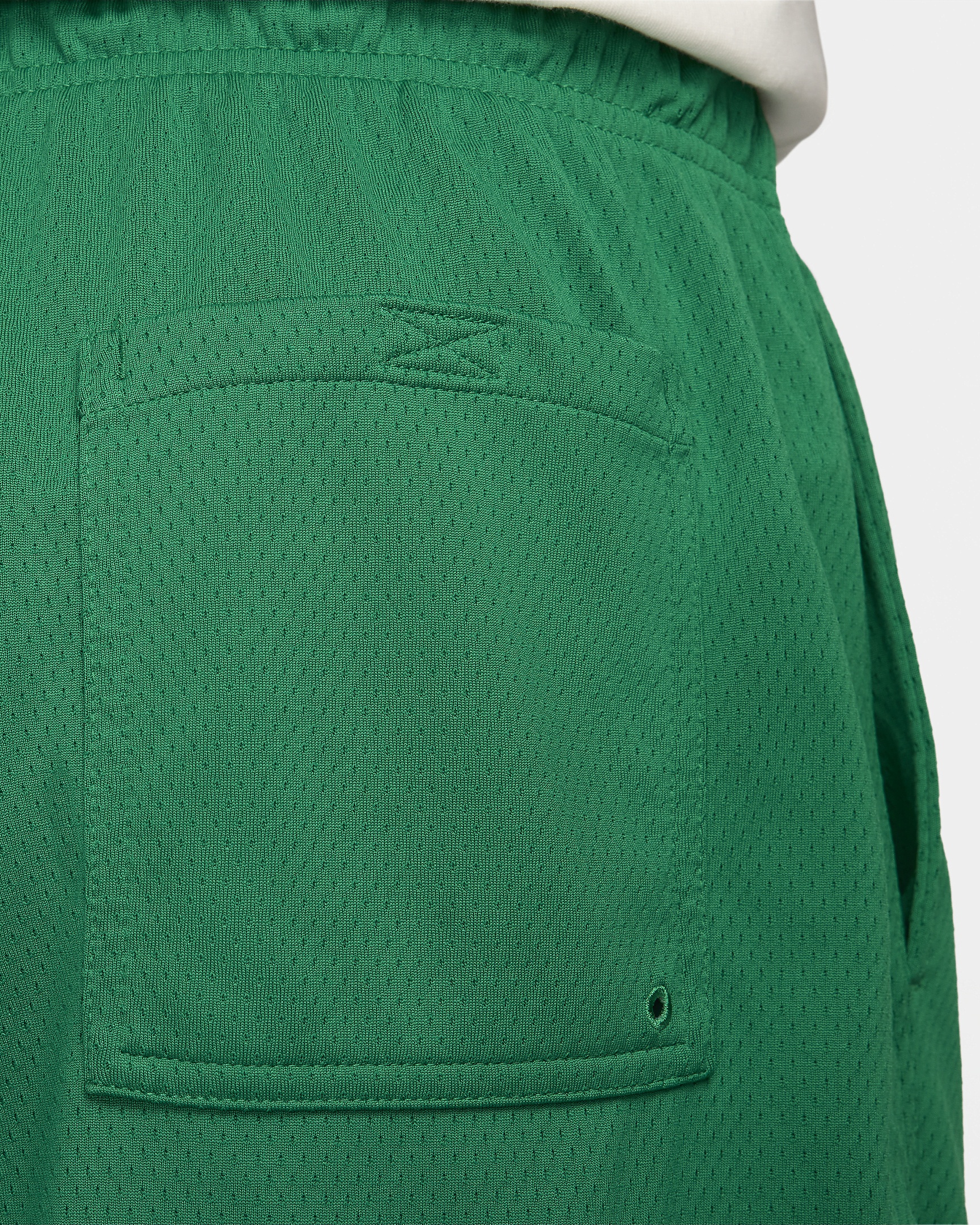 Nike Club Men's Mesh Flow Shorts - 5