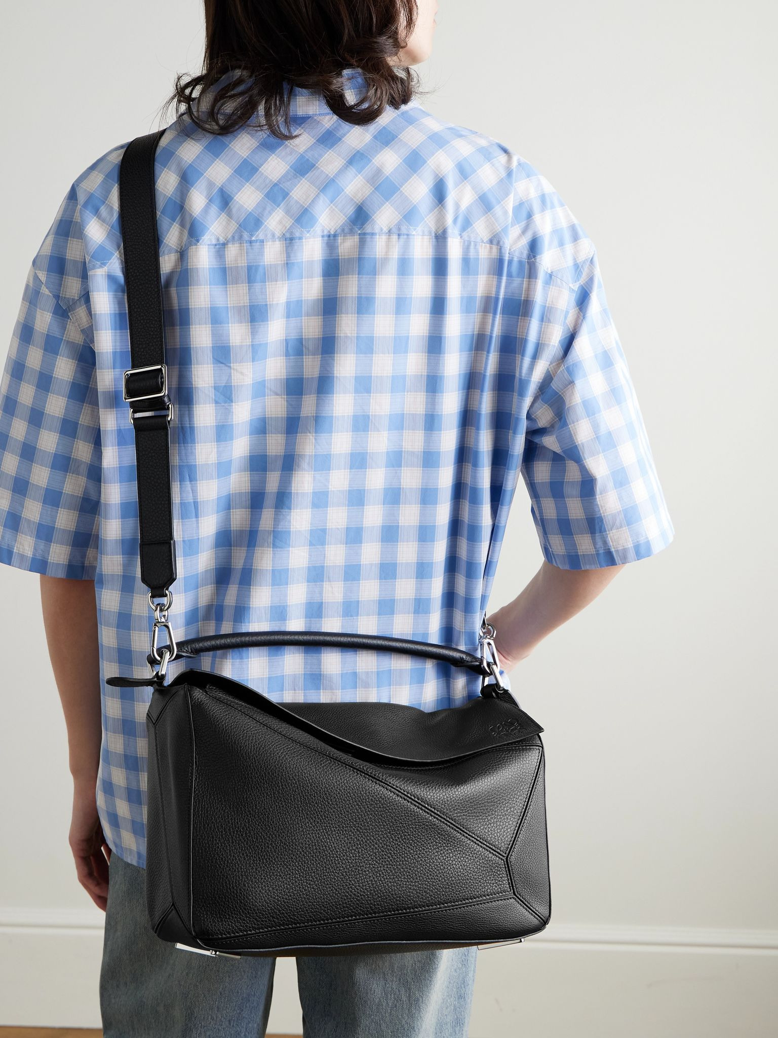 Puzzle Edge Large Logo-Debossed Full-Grain Leather Messenger Bag Black - 2