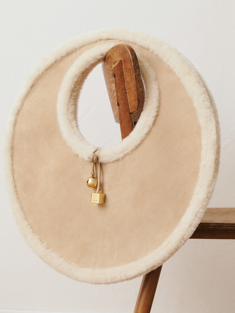 JACQUEMUS The Rond outlook