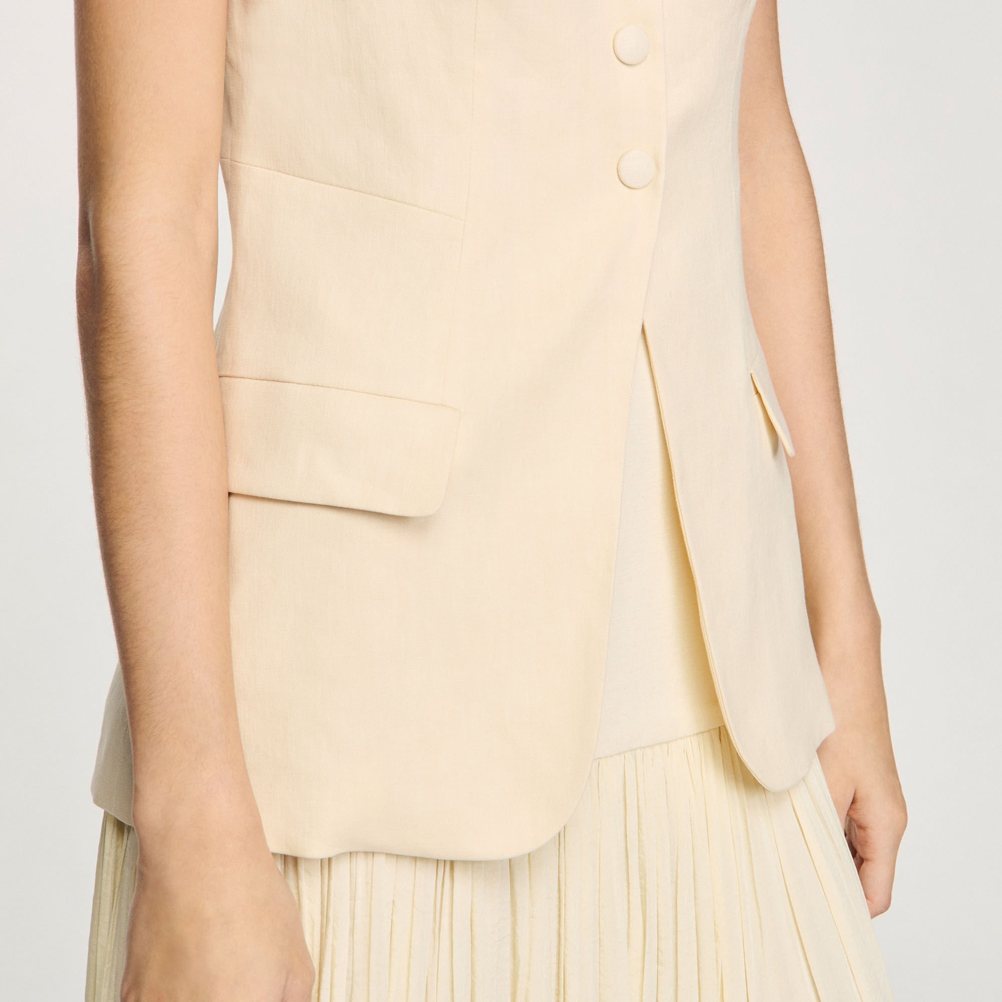 SLEEVELESS VEST - 3
