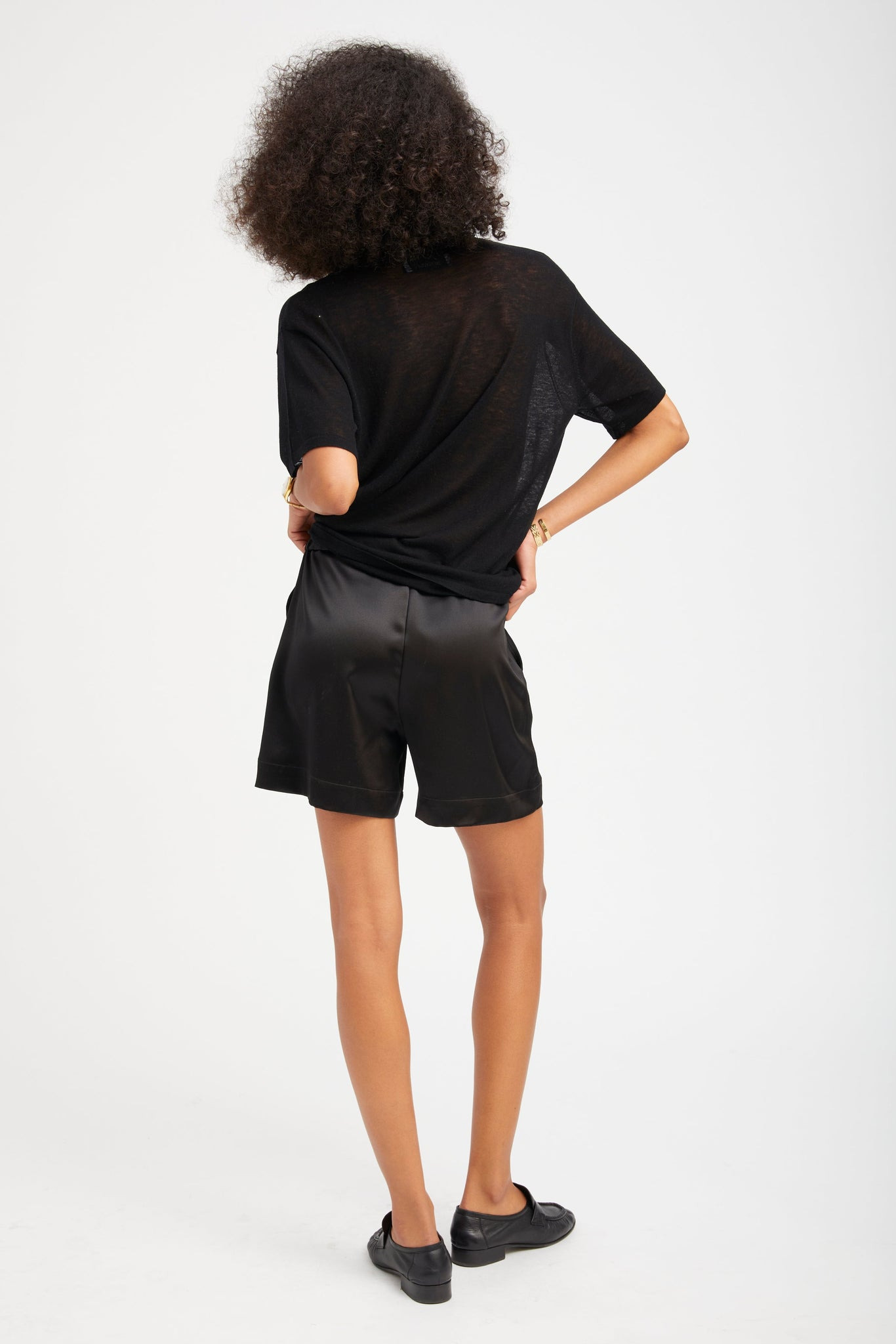 BLACK TISSUE CASHMERE TEE - 4