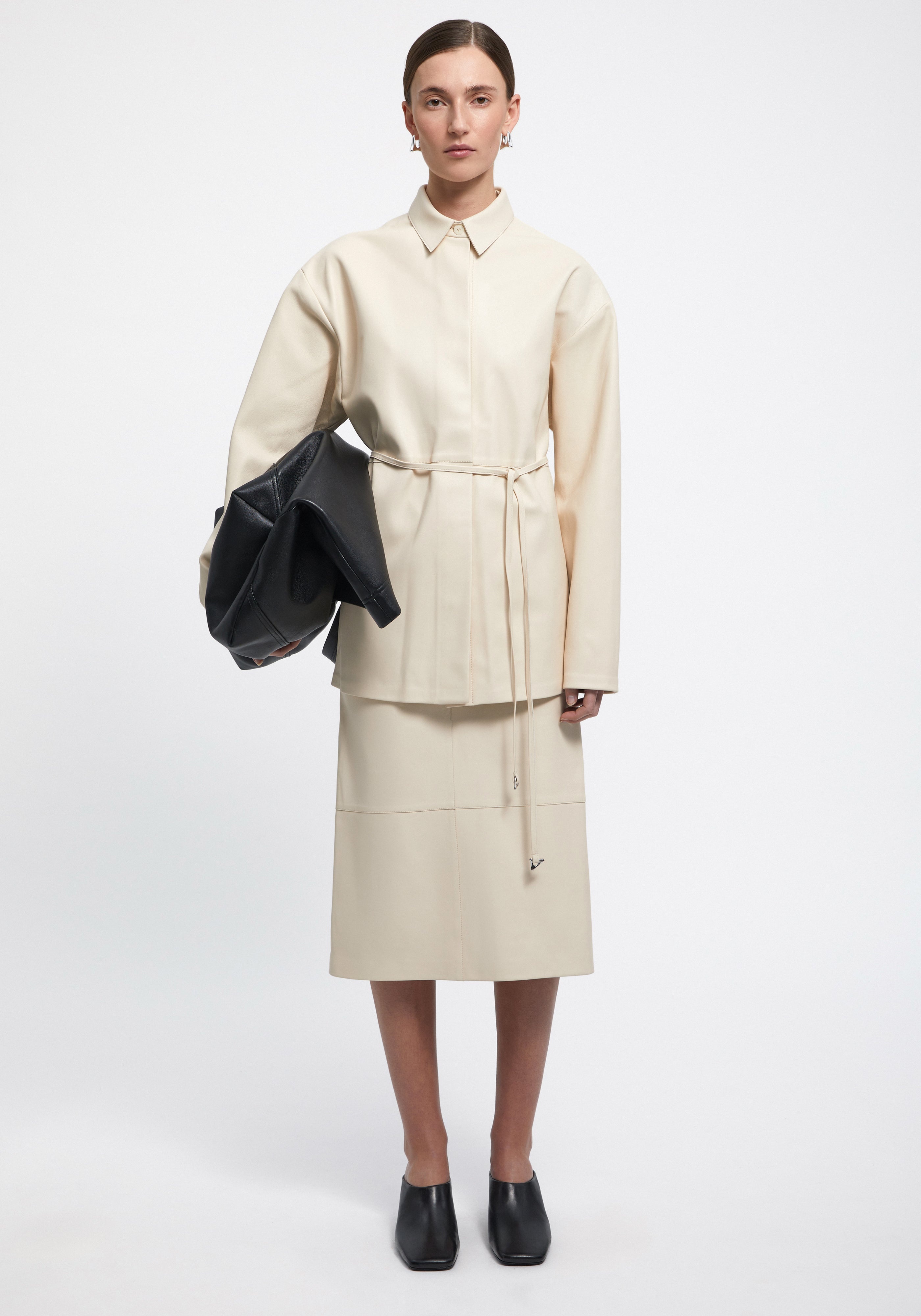 MELVILLE
Belted leather shirt - 3