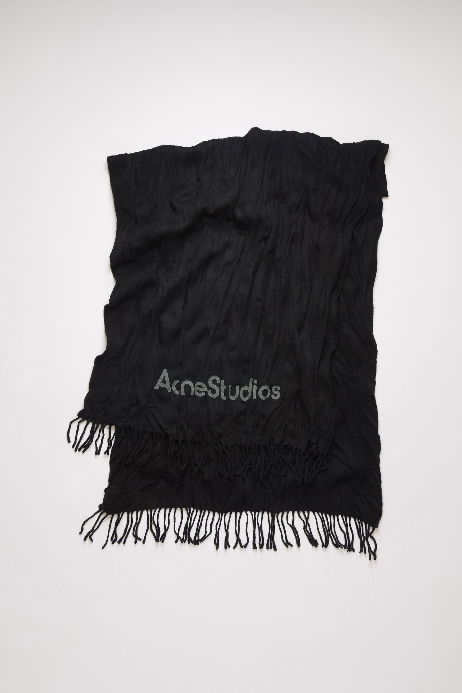 Crinkled wool scarf black - 1