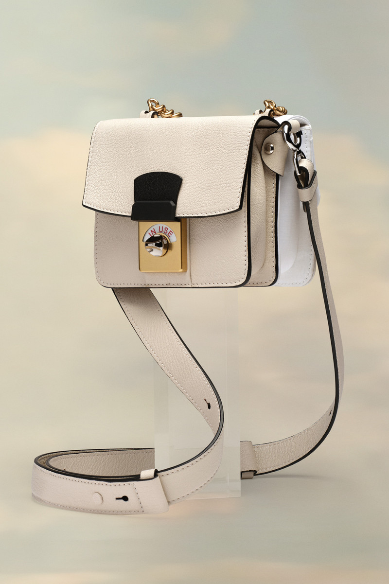 Maison Margiela New Lock square outlook