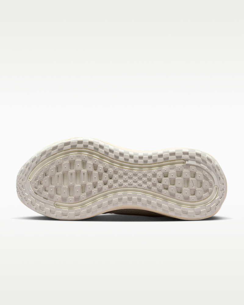 Nike Nike Vomero Plus Women's Road Running Shoes outlook