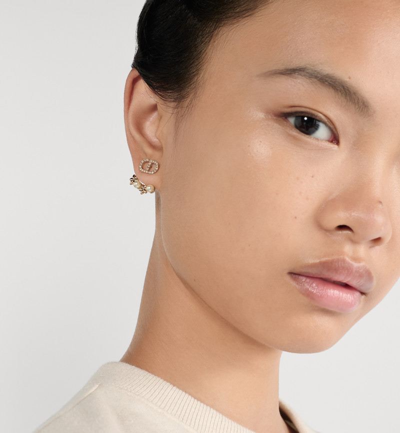 Dior Petit CD Daisy Earrings outlook