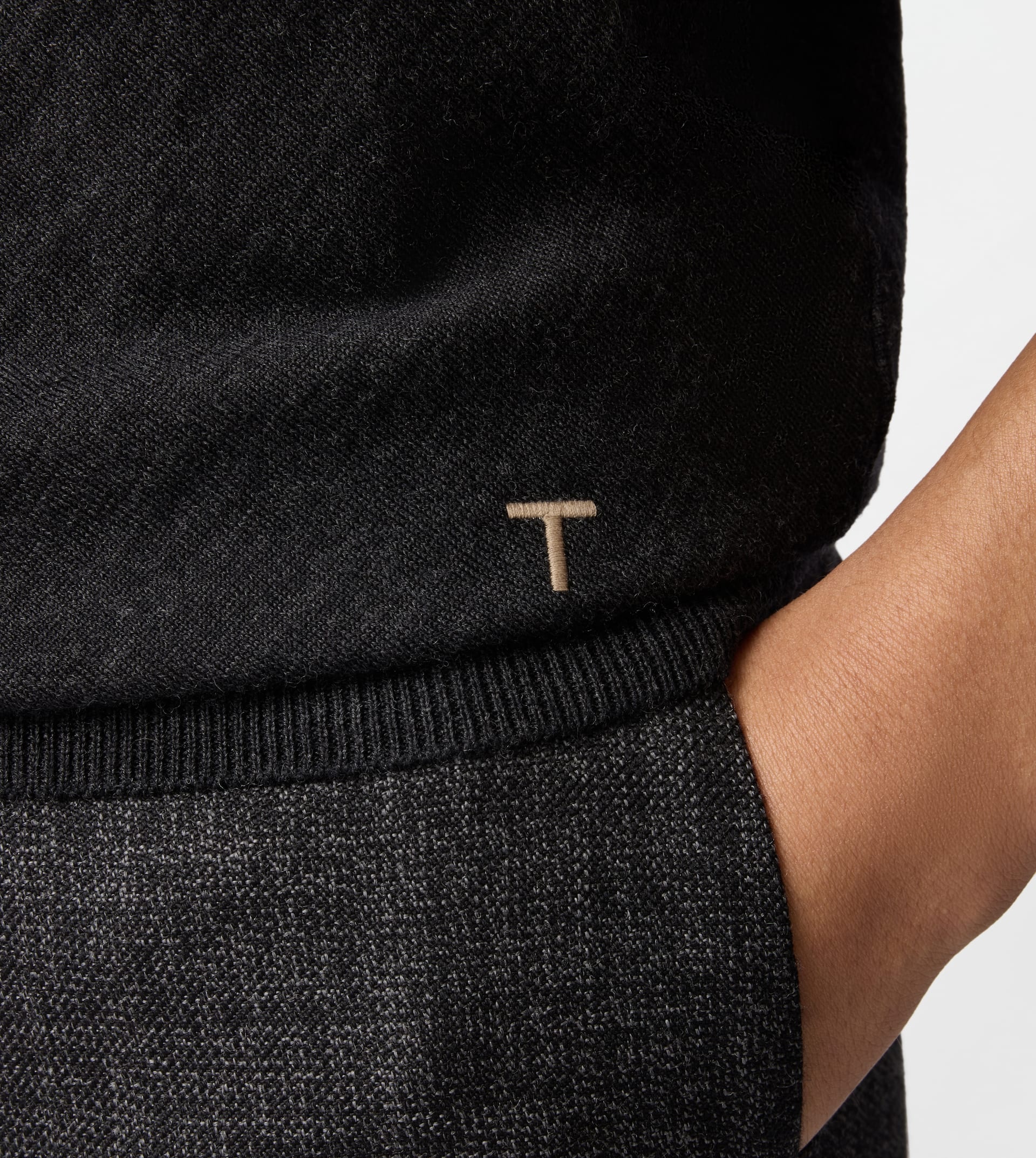 SILK BLEND TURTLENECK - GREY - 6