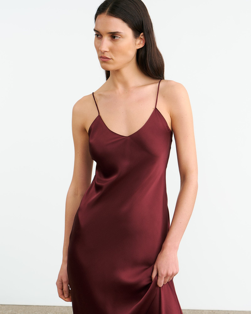 NILI LOTAN CAMI SILK GOWN outlook