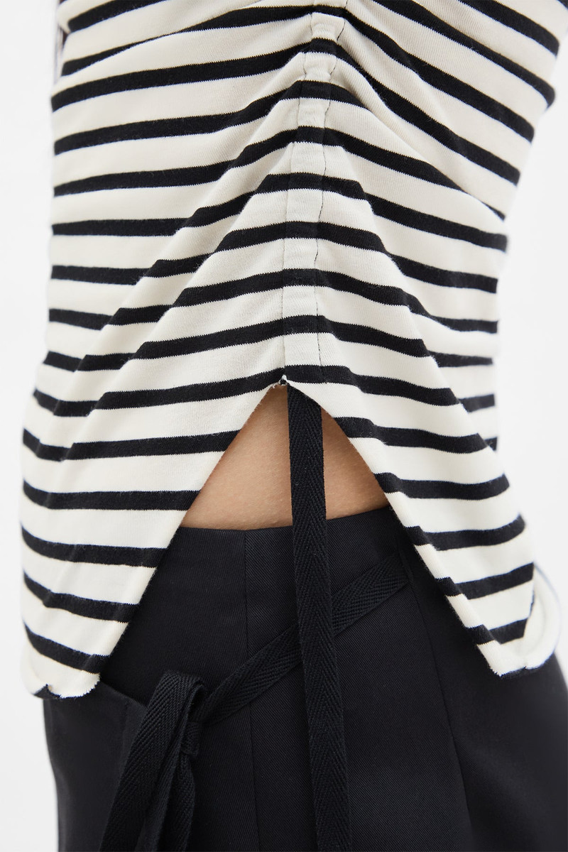 Oke Wrinkled Cropped Long Sleeve Top 8