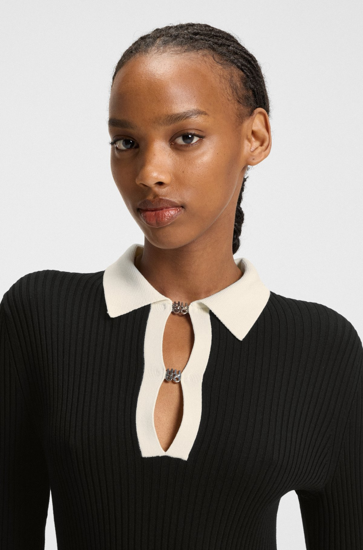 KNITTED TUBE DRESS WITH STACKED-LOGO KEYHOLE PLACKET - 4