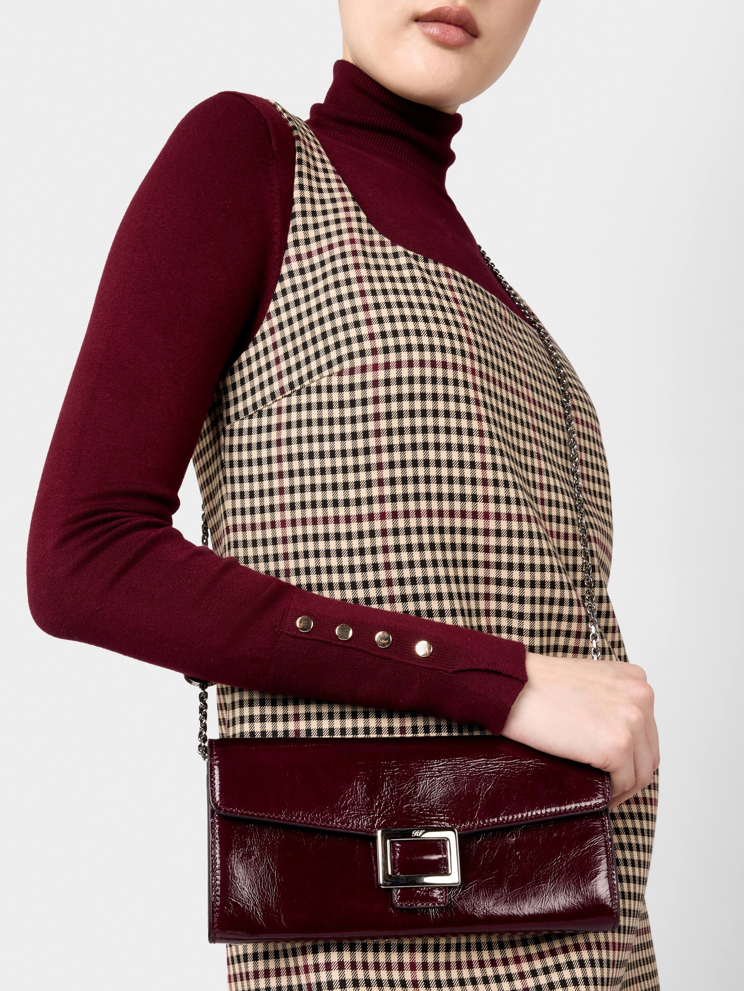 Belle Vivier Wallet on chain in patent leather - 7