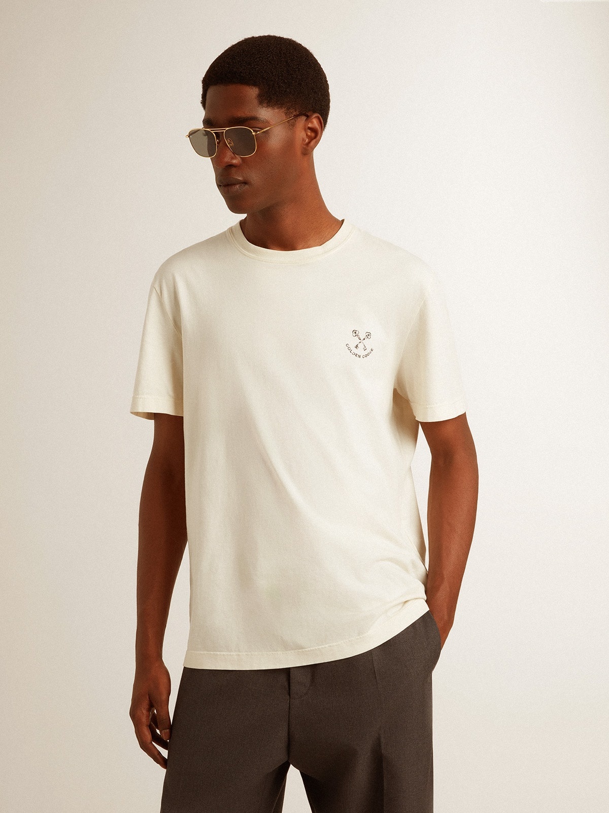 Men's cotton T-shirt in aged white with print on the heart - 2