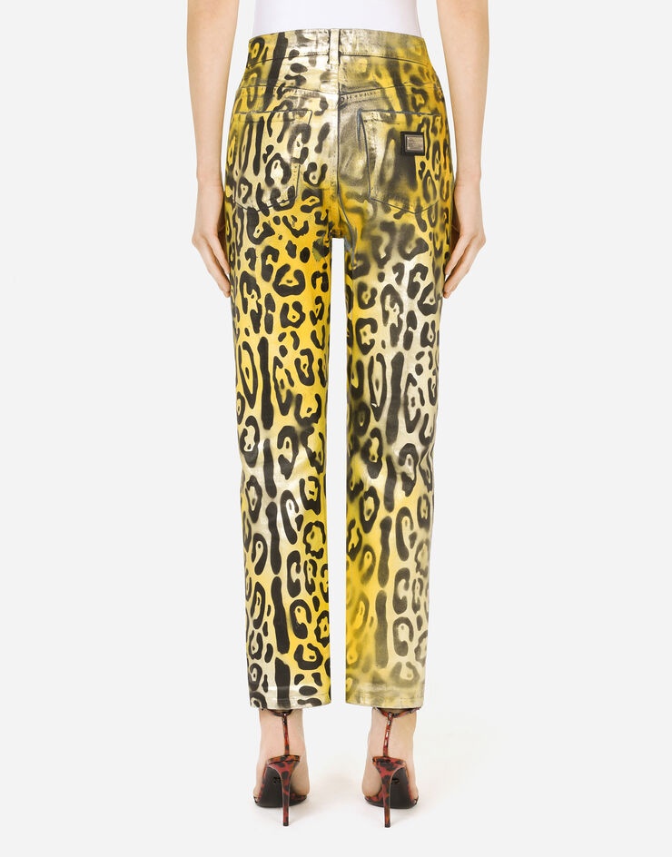 Boyfriend jeans with neon leopard print - 2