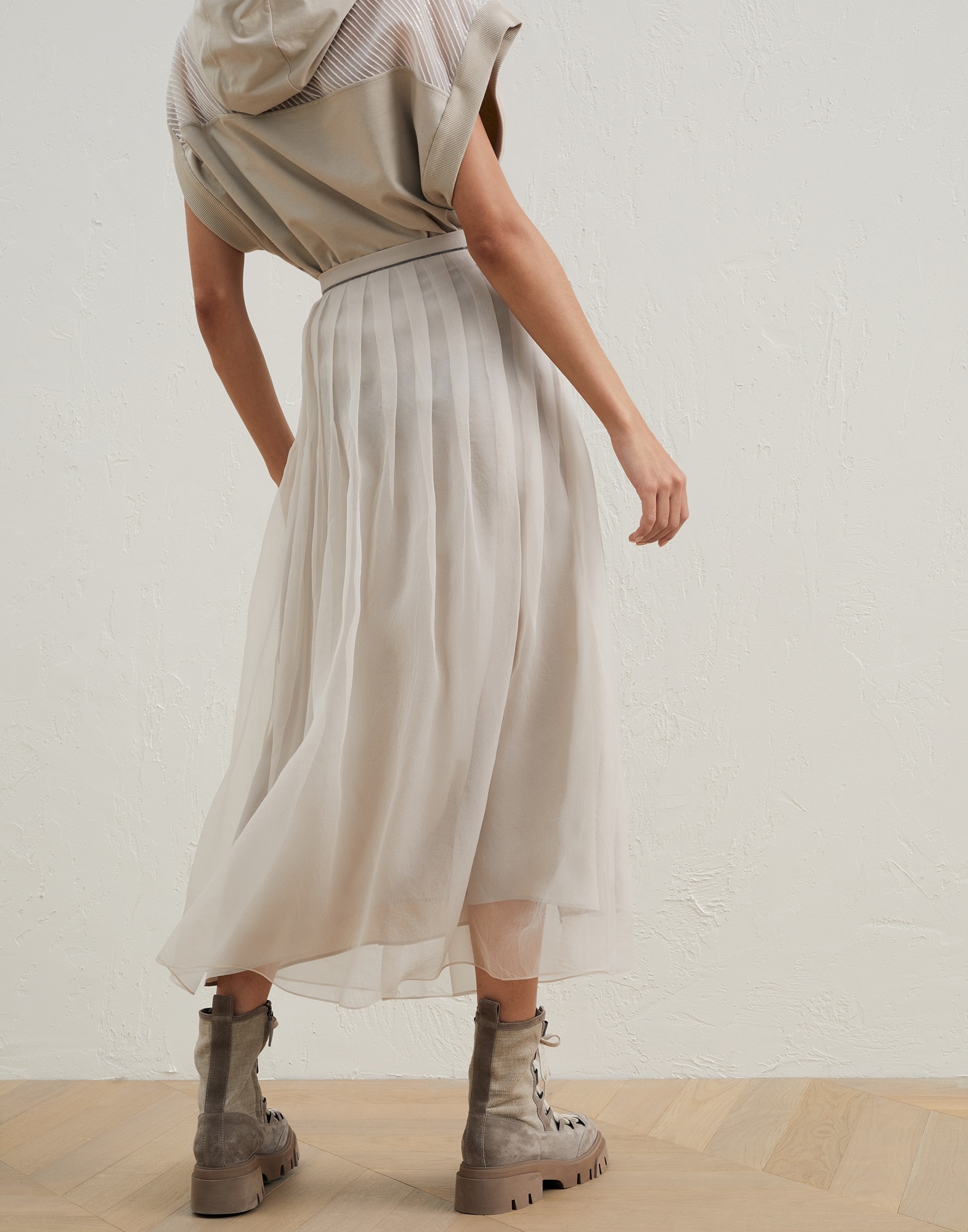 BRUNELLO CUCINELLI★Crispy silk midi pleated skirt Brunello Cucinelli Crispy silk pleated midi skirt with shiny