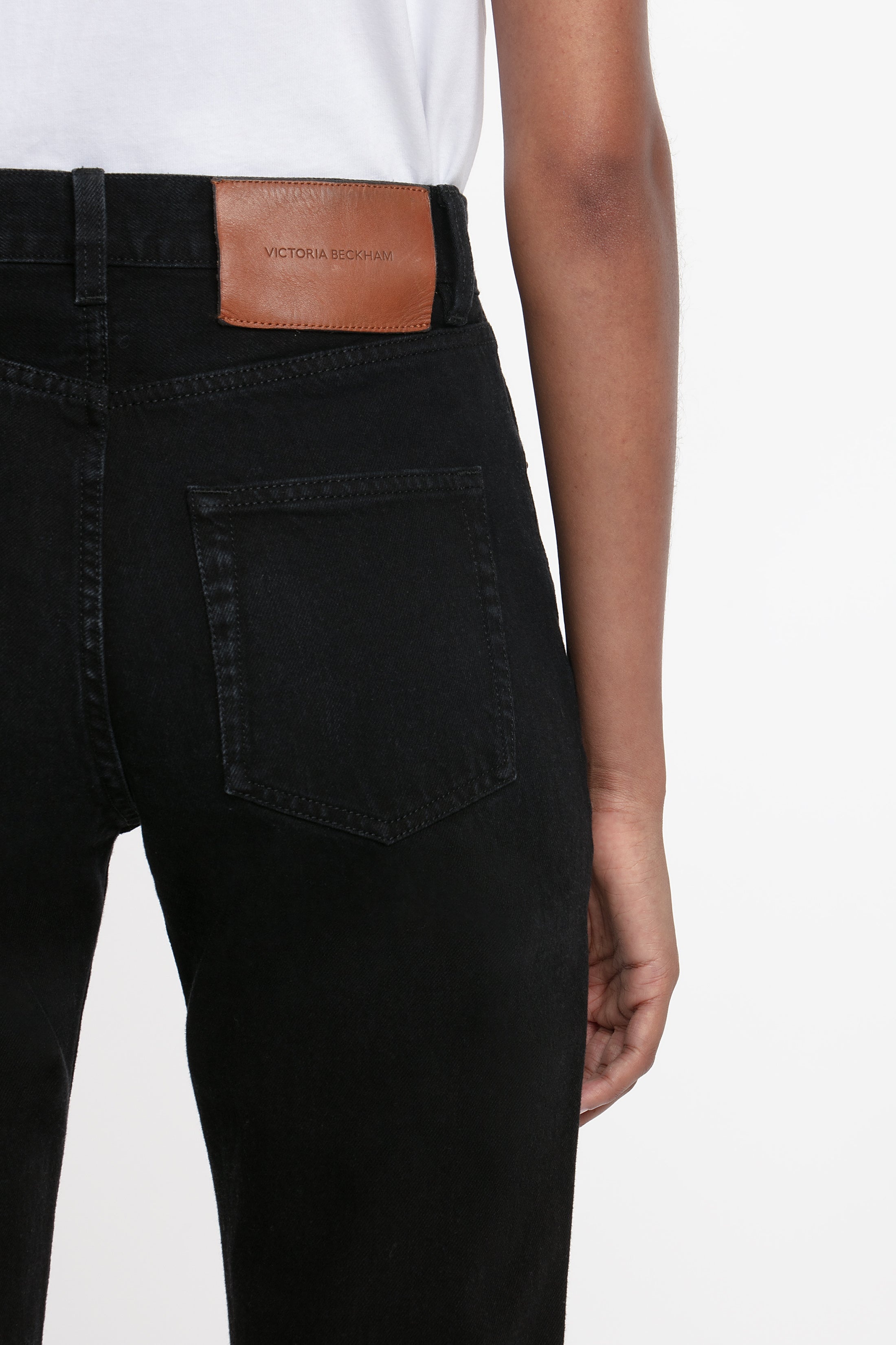 Exclusive Victoria Relaxed Jean In Washed Black - 6